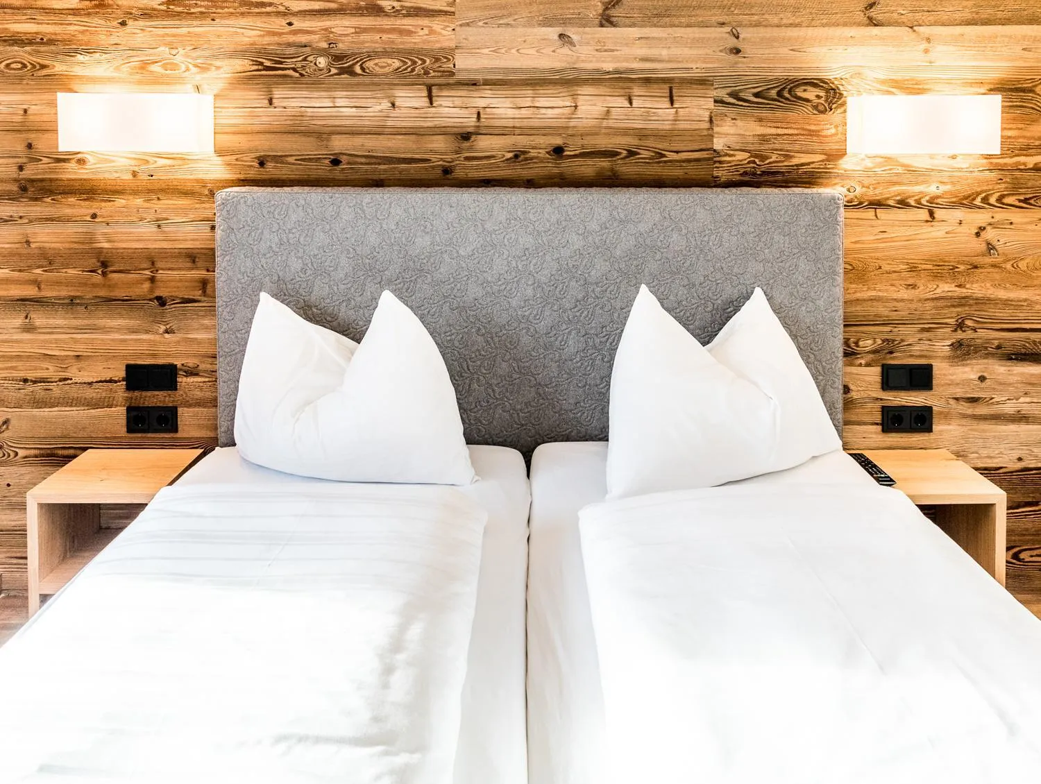 Decorative detail, Bed in die Schneiderei