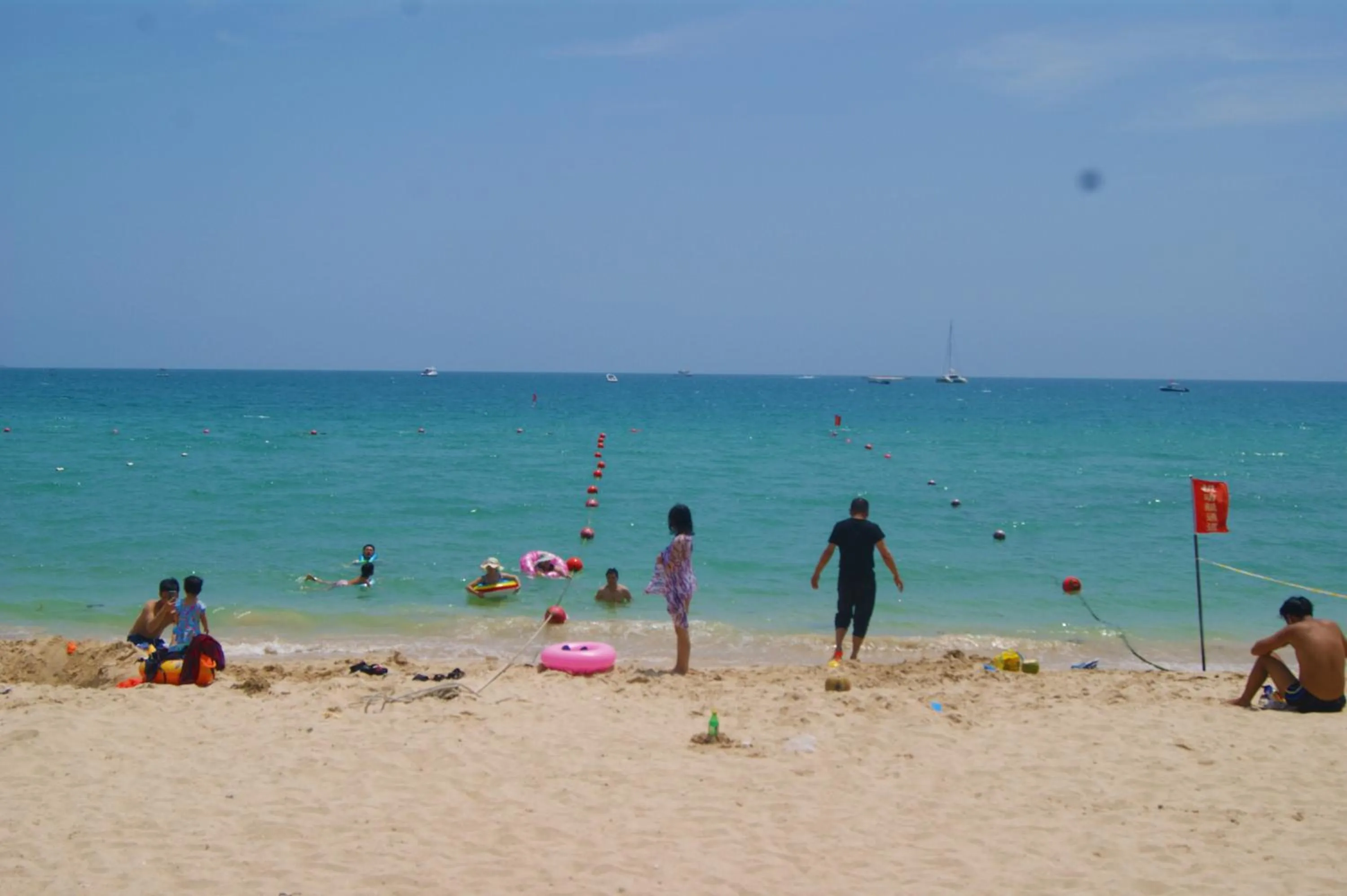 Beach in Sanya Passion fruit Inn