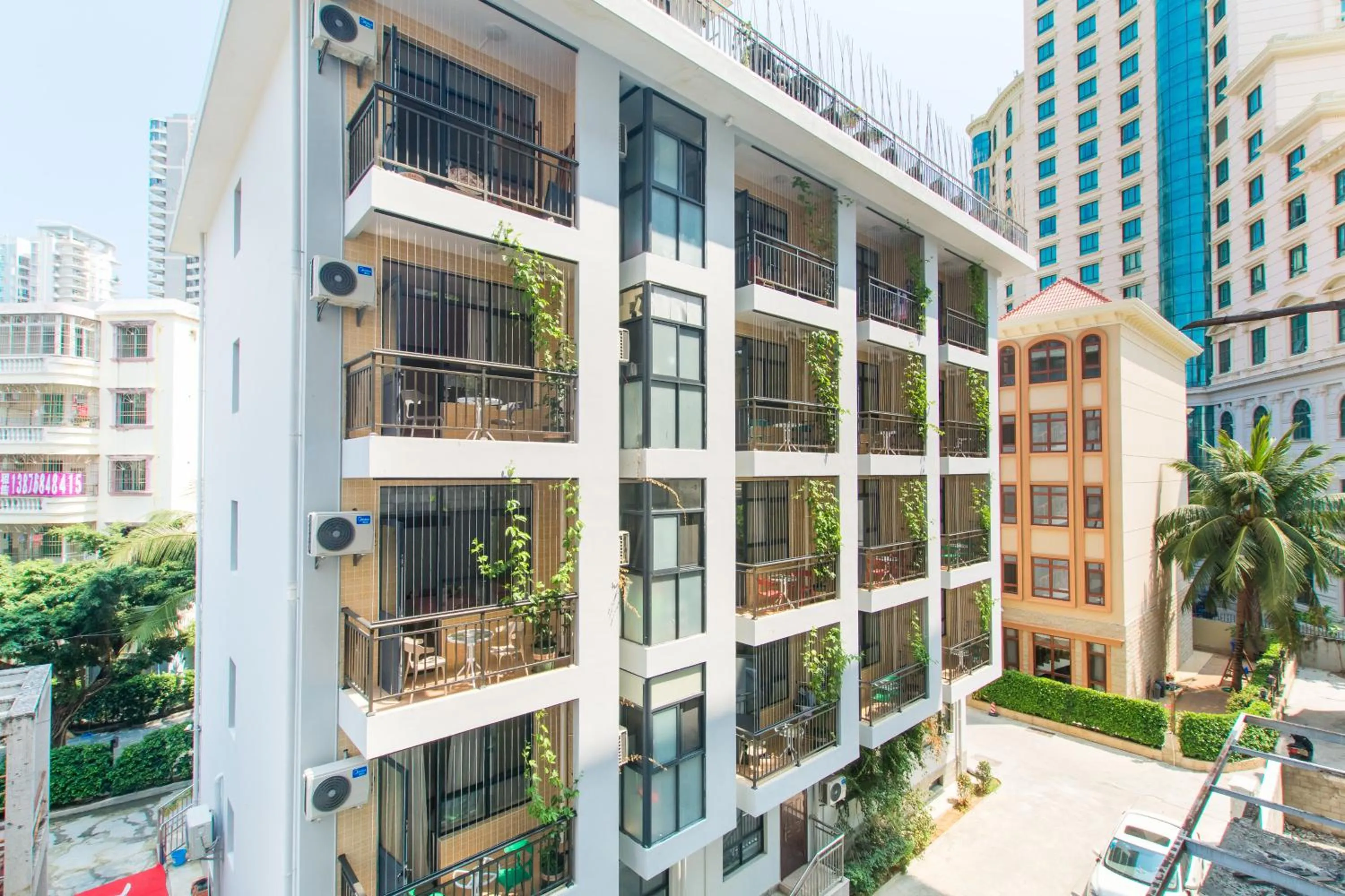 Property building in Sanya Passion fruit Inn