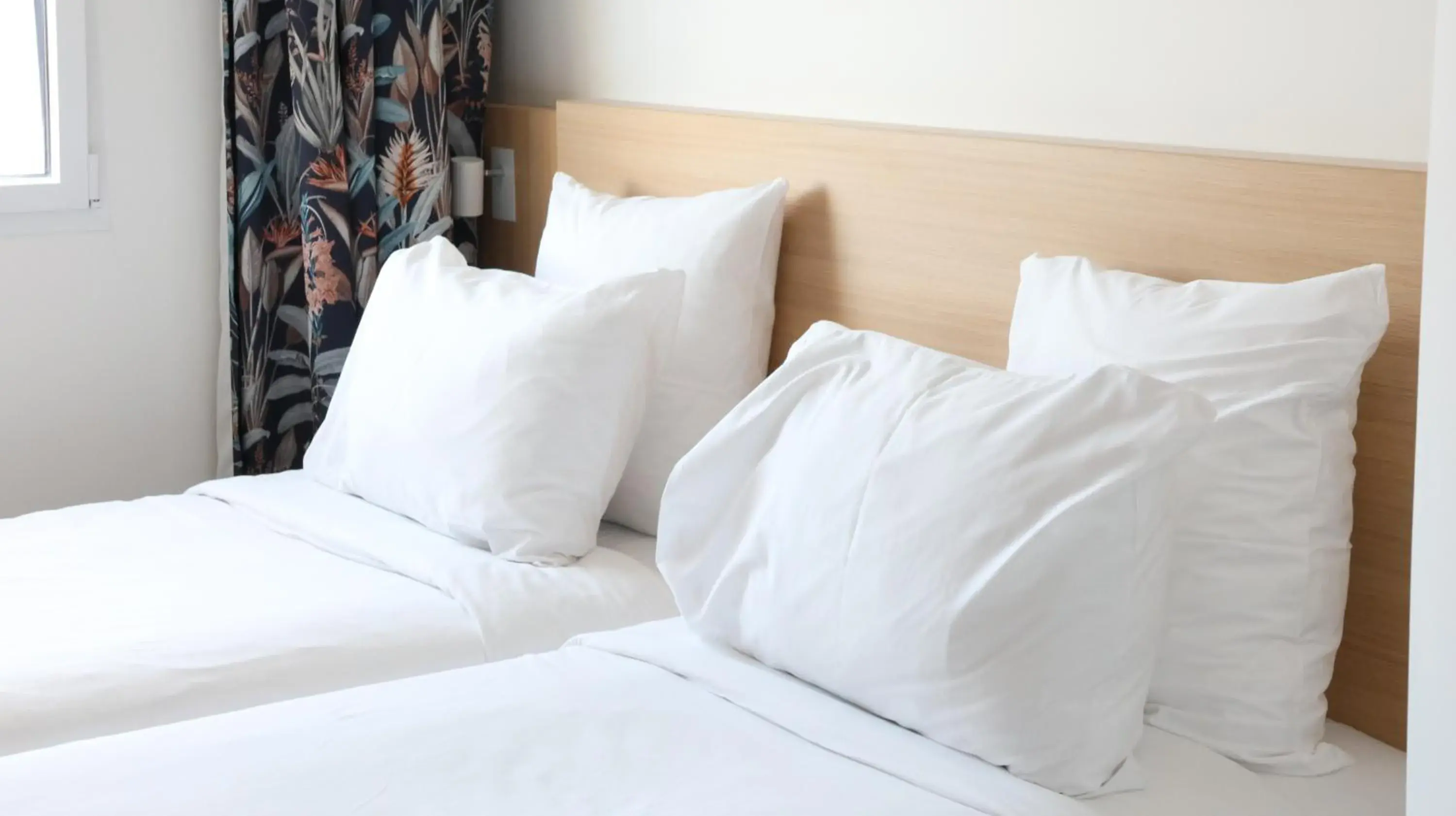 Comfort Twin Room in Geographotel Paris-Roissy CDG Airport Comfort Twin Room in Geographotel Paris-Roissy CDG Airport