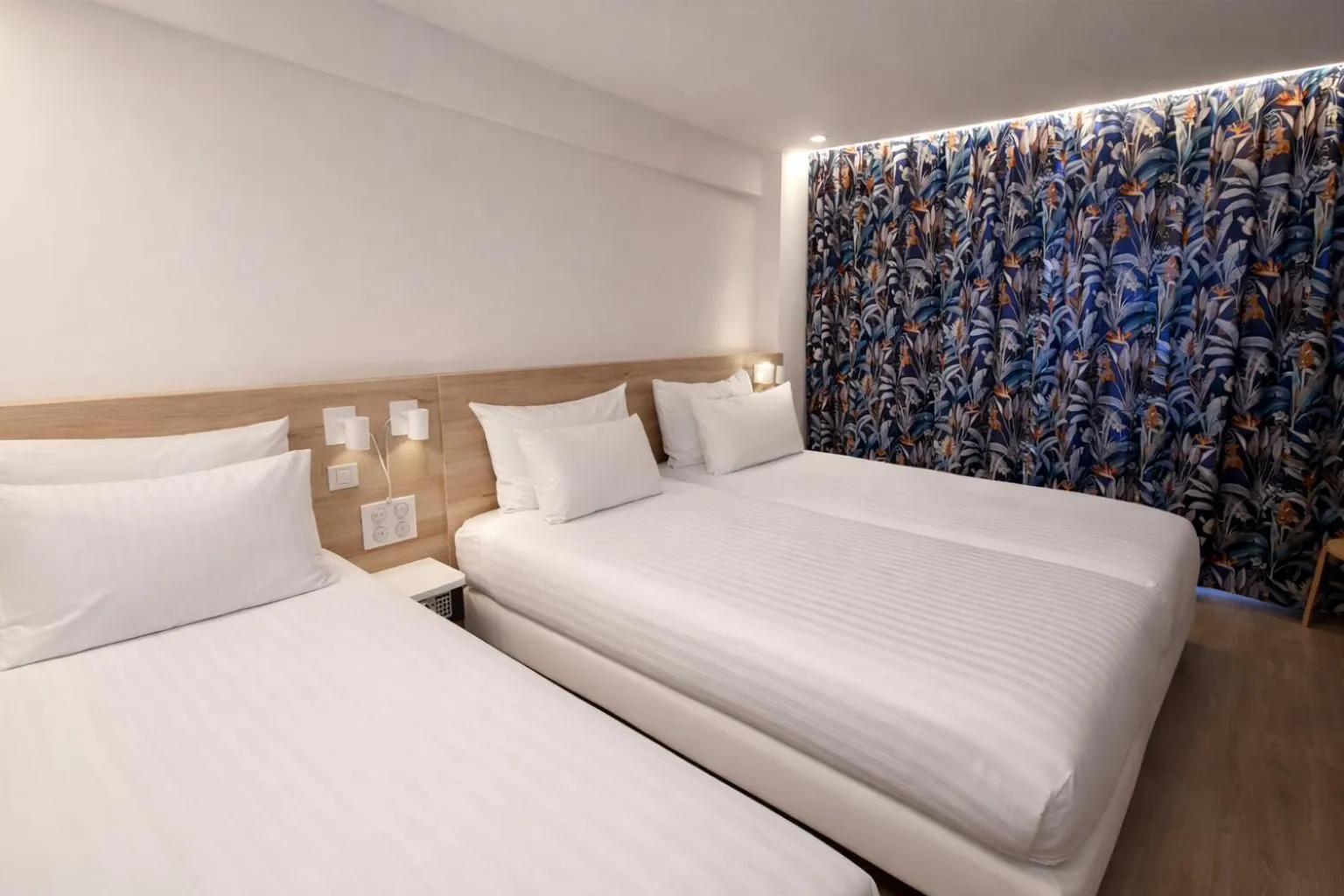 Bed in Geographotel Paris-Roissy CDG Airport