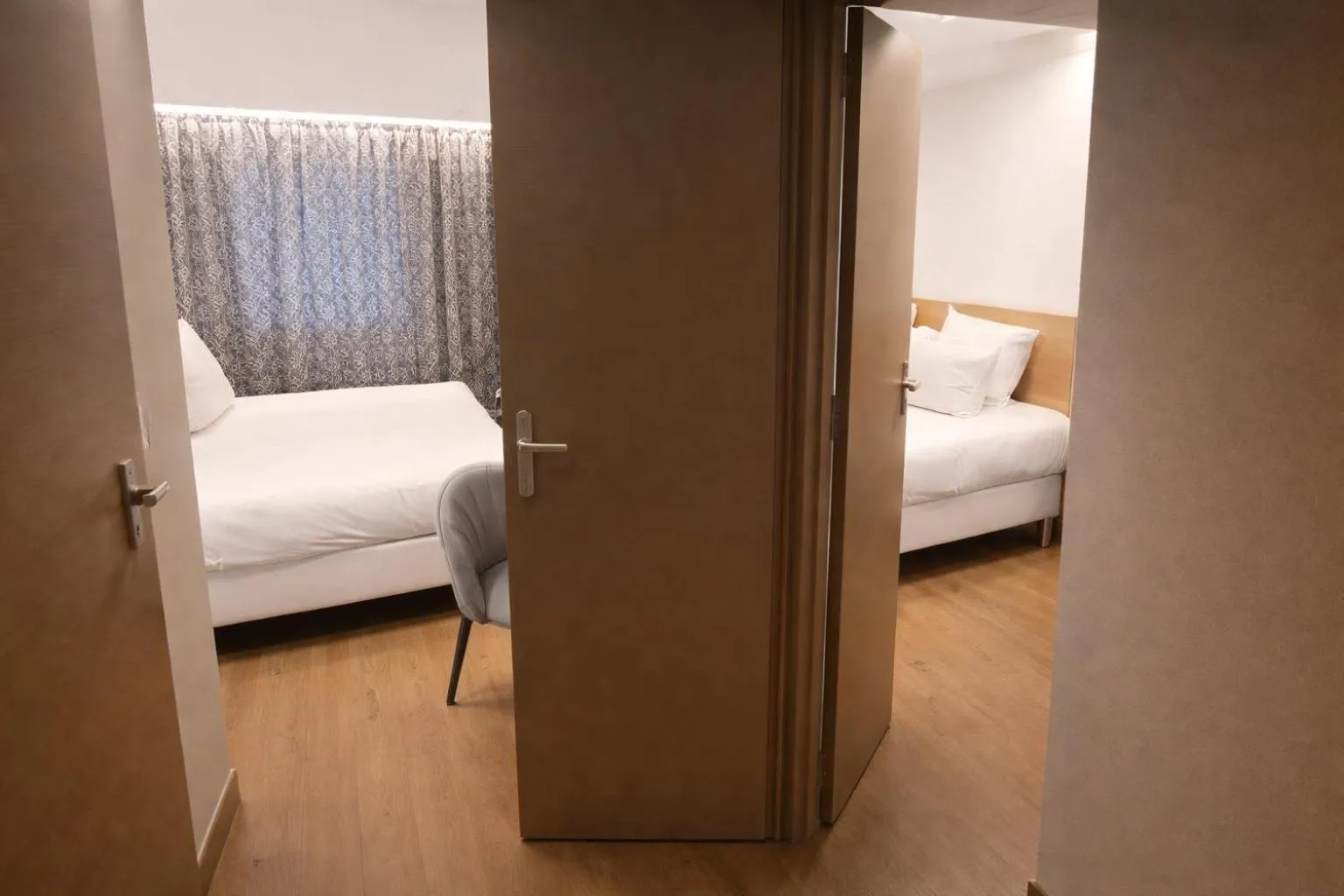 Photo of the whole room, Bed in Geographotel Paris-Roissy CDG Airport