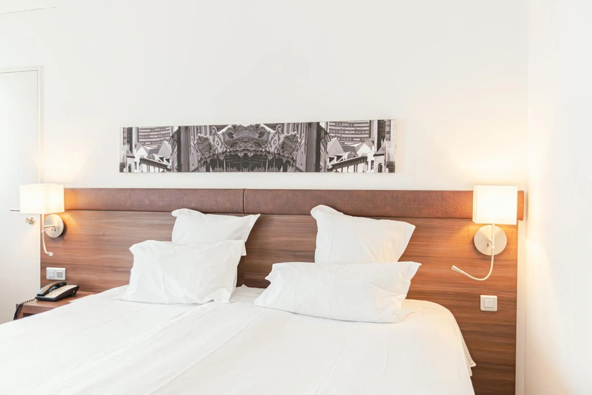 Photo of the whole room, Bed in Holiday Inn Mulhouse by IHG