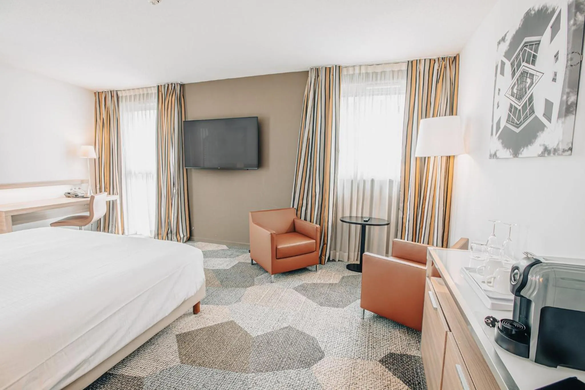 Photo of the whole room, Bed in Holiday Inn Mulhouse by IHG