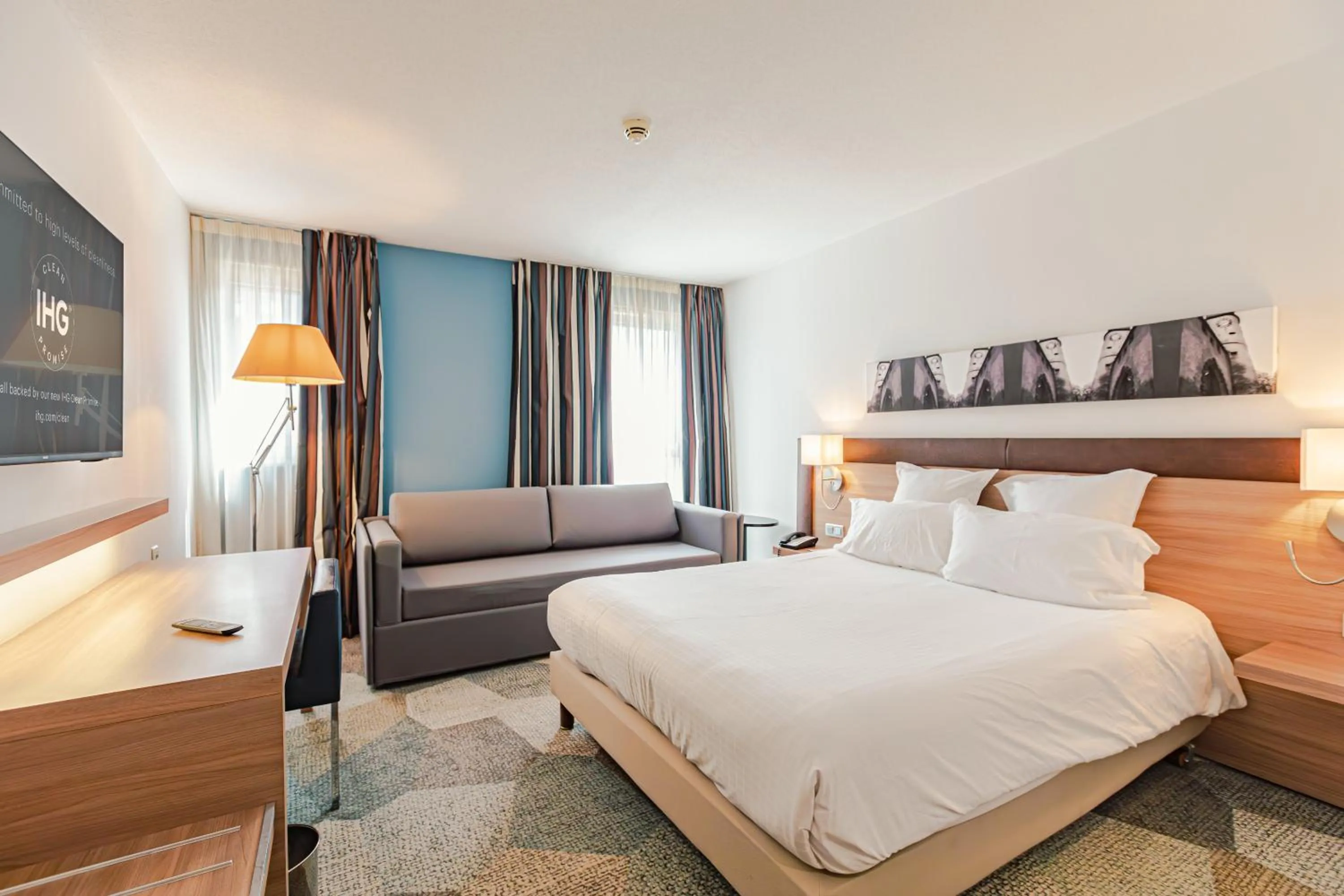 Photo of the whole room, Bed in Holiday Inn Mulhouse by IHG