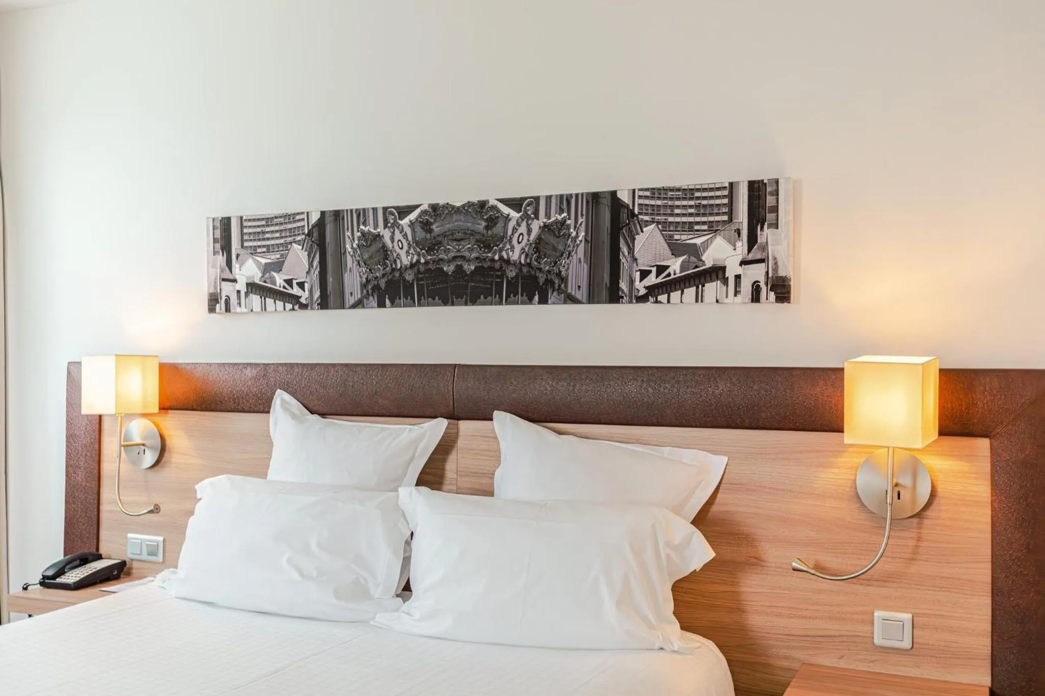 Photo of the whole room, Bed in Holiday Inn Mulhouse by IHG