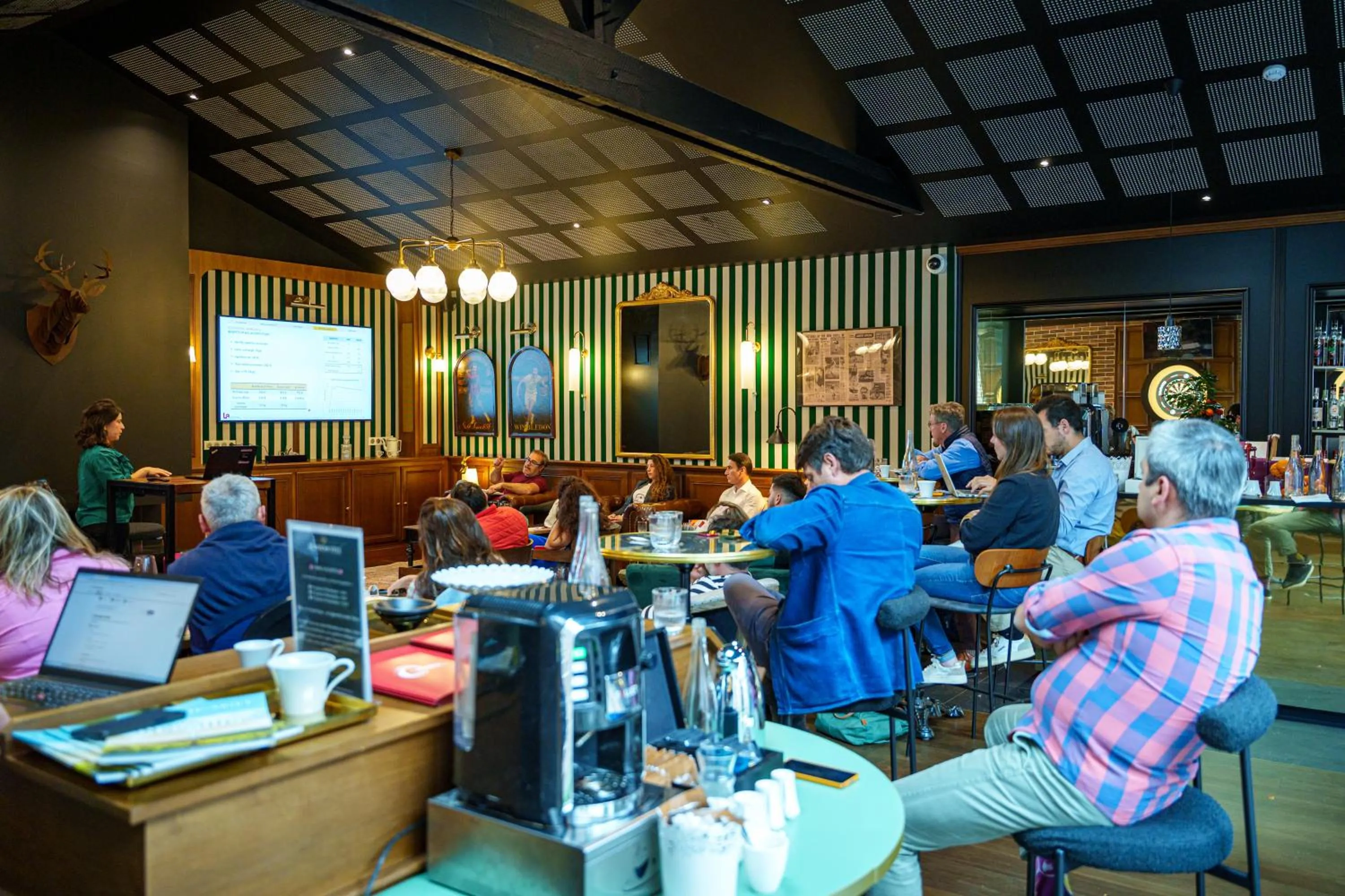 Business facilities in The Originals Boutique, Hôtel Le Londres, Saumur