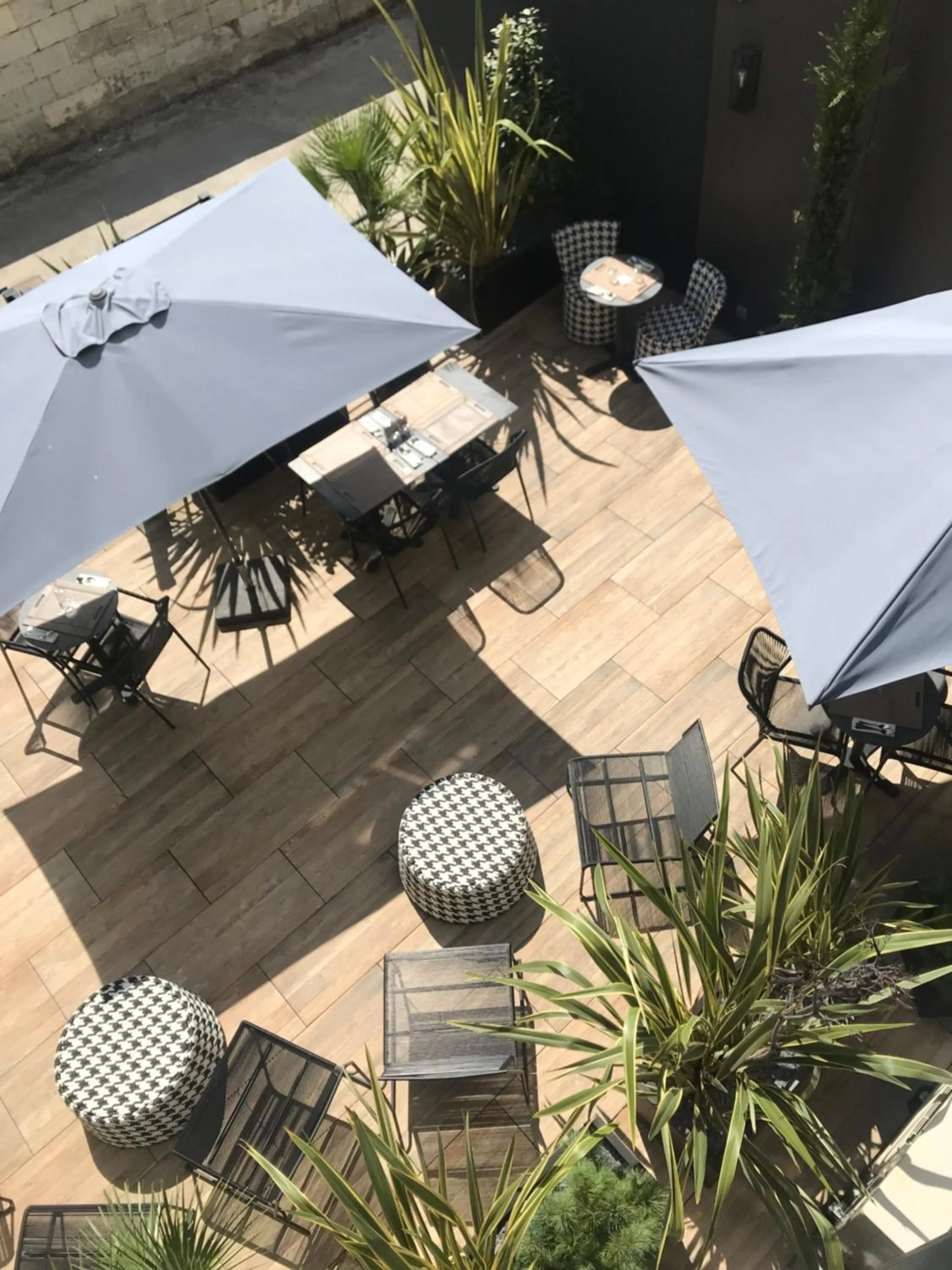 Balcony/Terrace in The Originals Boutique, Hôtel Le Londres, Saumur