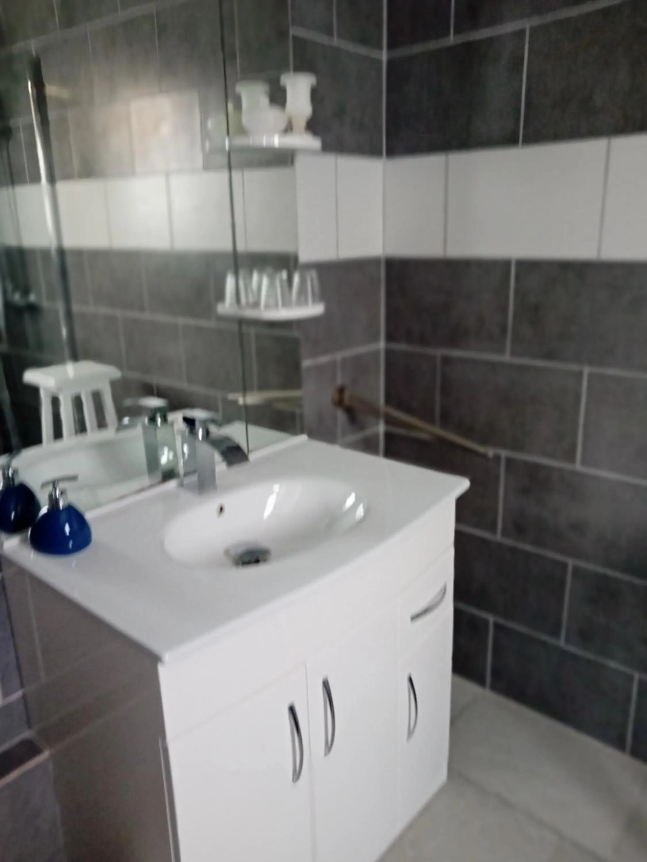 Bathroom in la pêcherie bord de mer