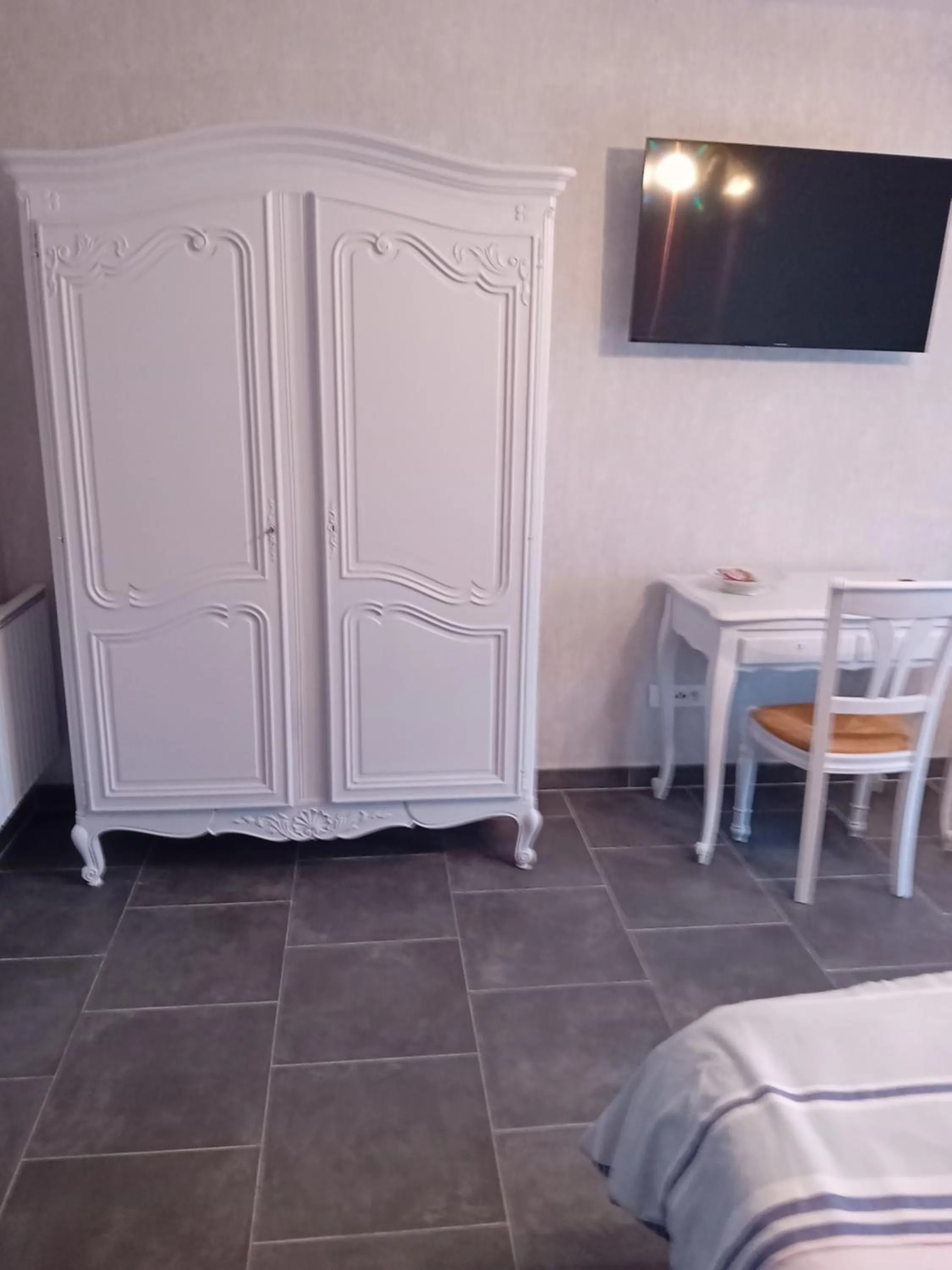 TV and multimedia, Bed in la pêcherie bord de mer