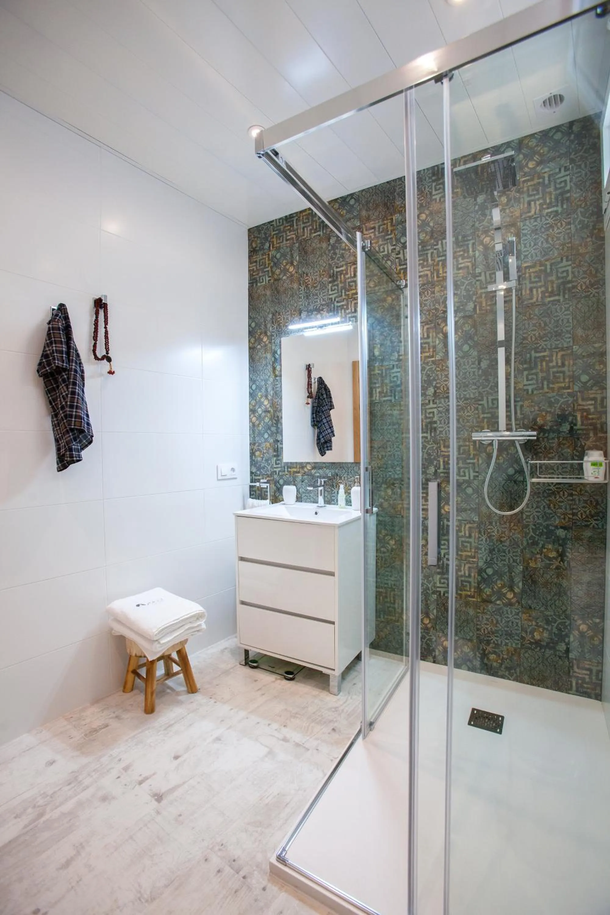 Bathroom in Hostly Mariana