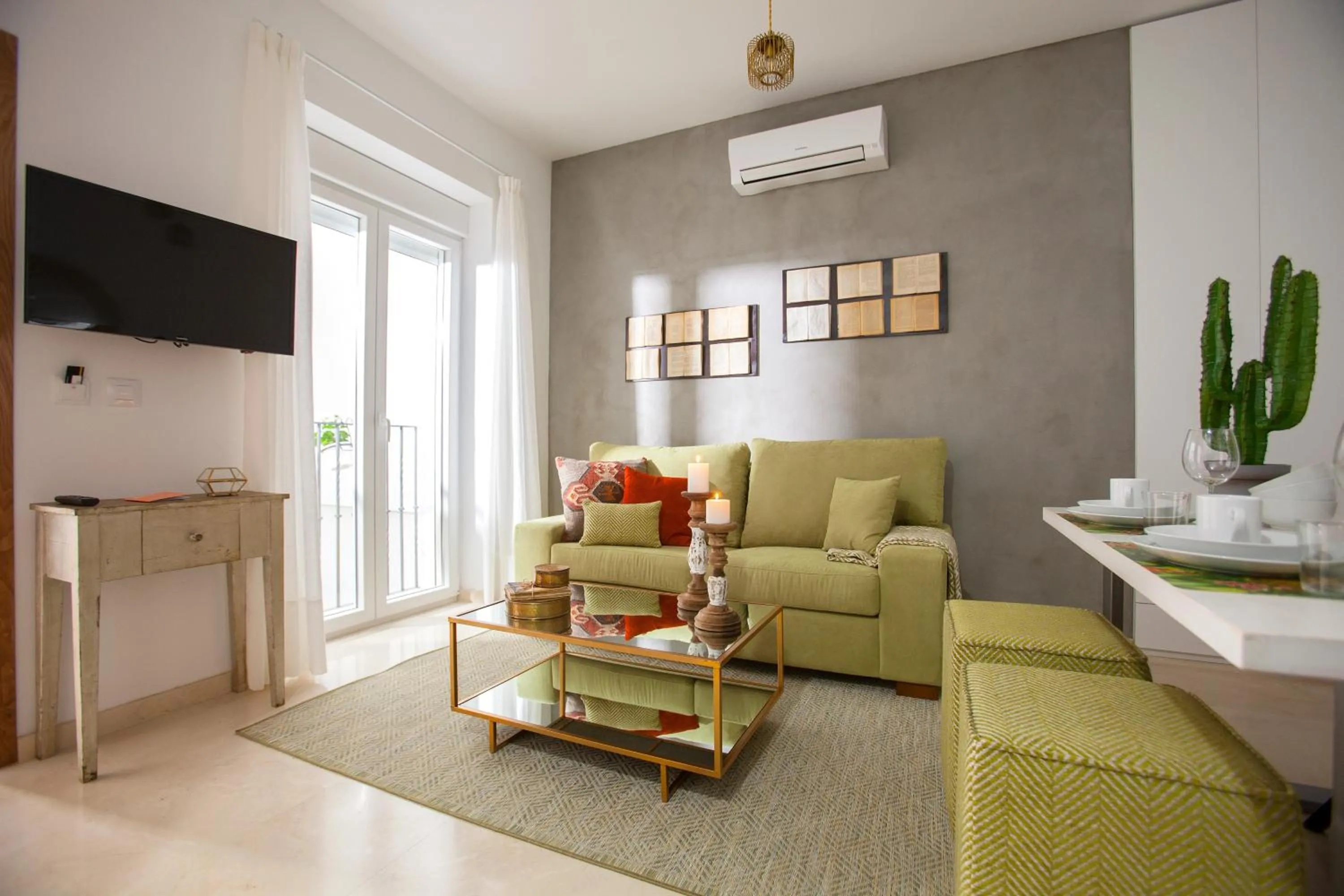 Lounge or bar in Hostly Mariana