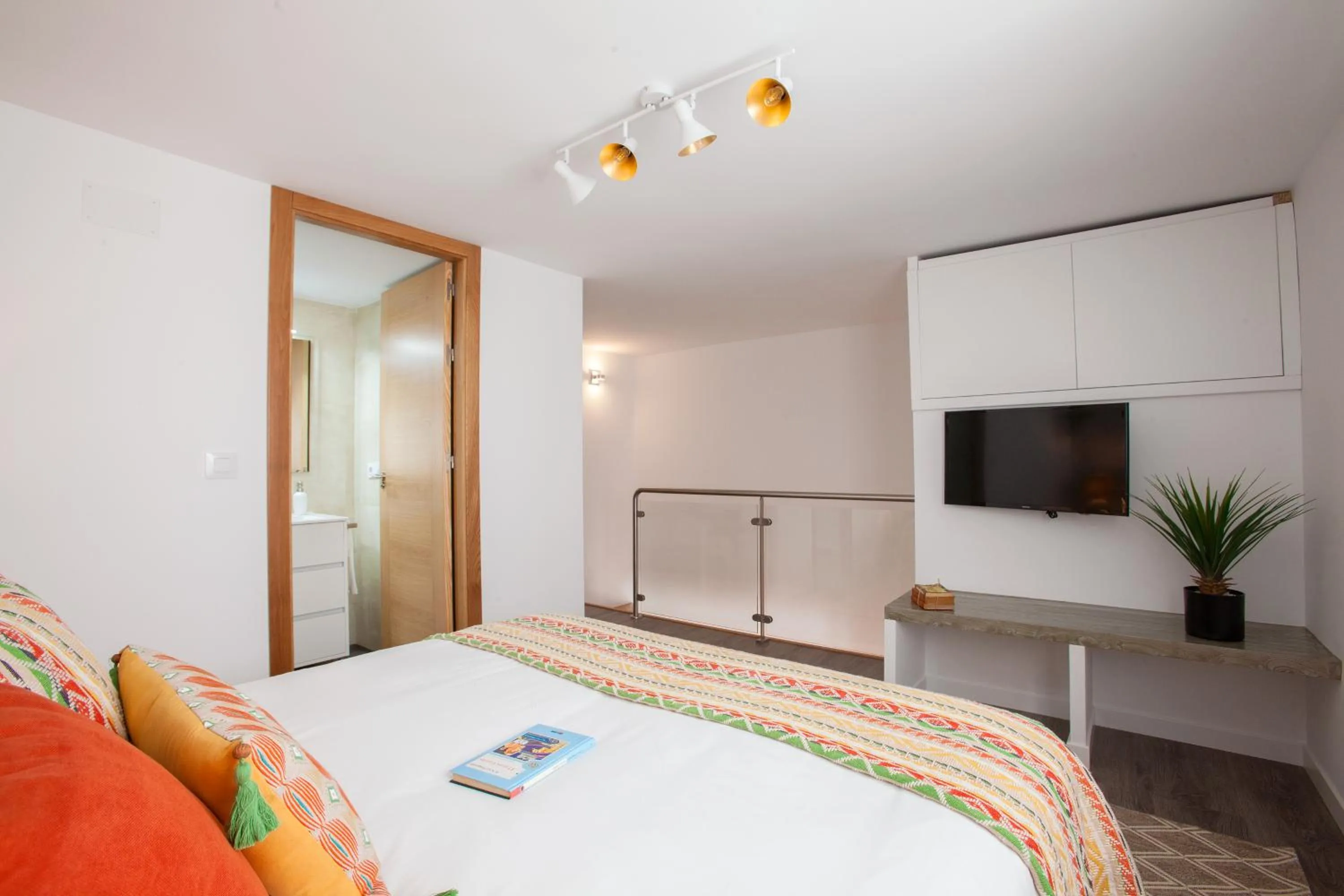 Bedroom, Bed in Hostly Mariana