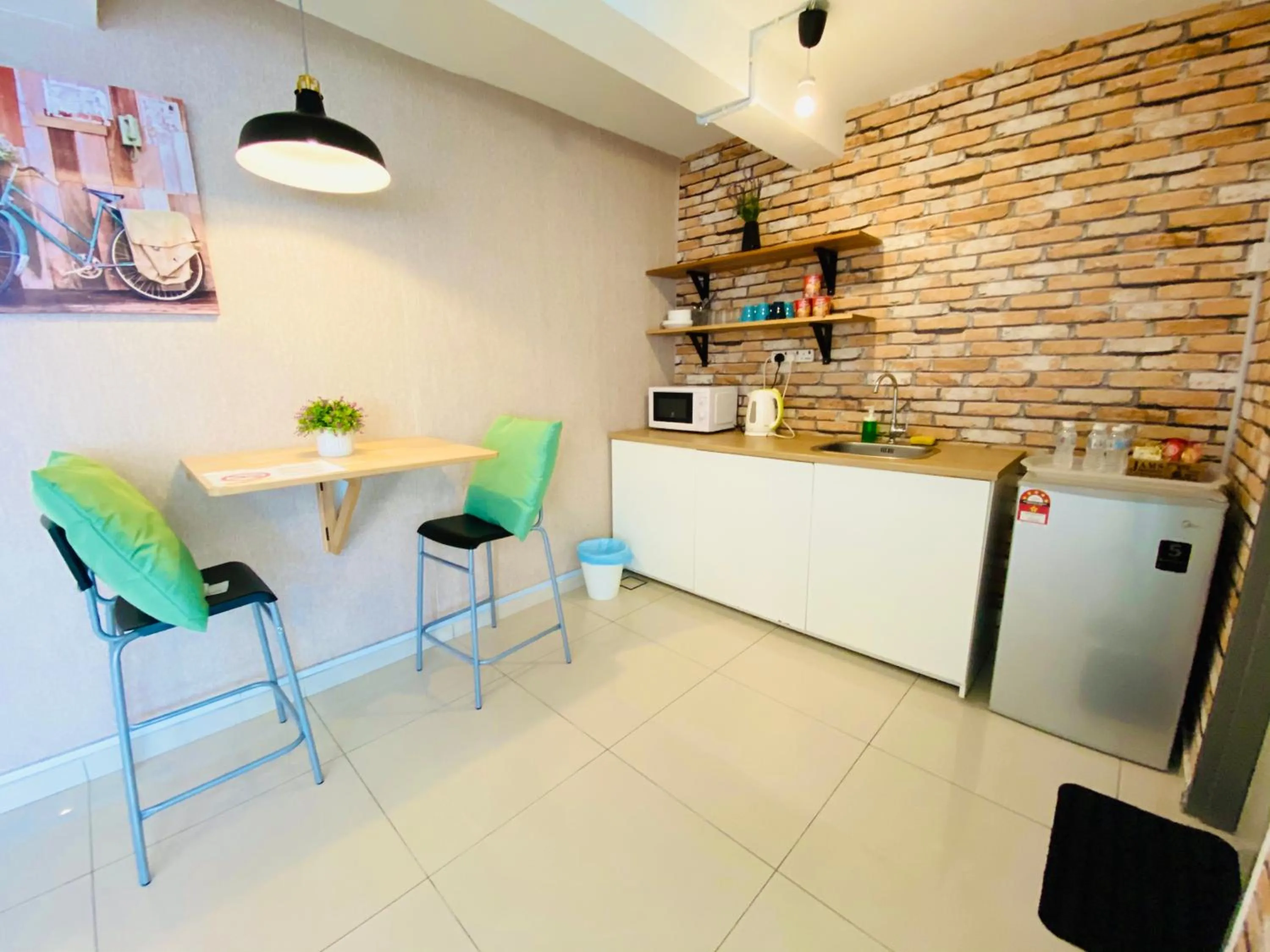 Chrisenbel Suites - Pinnacle PJ