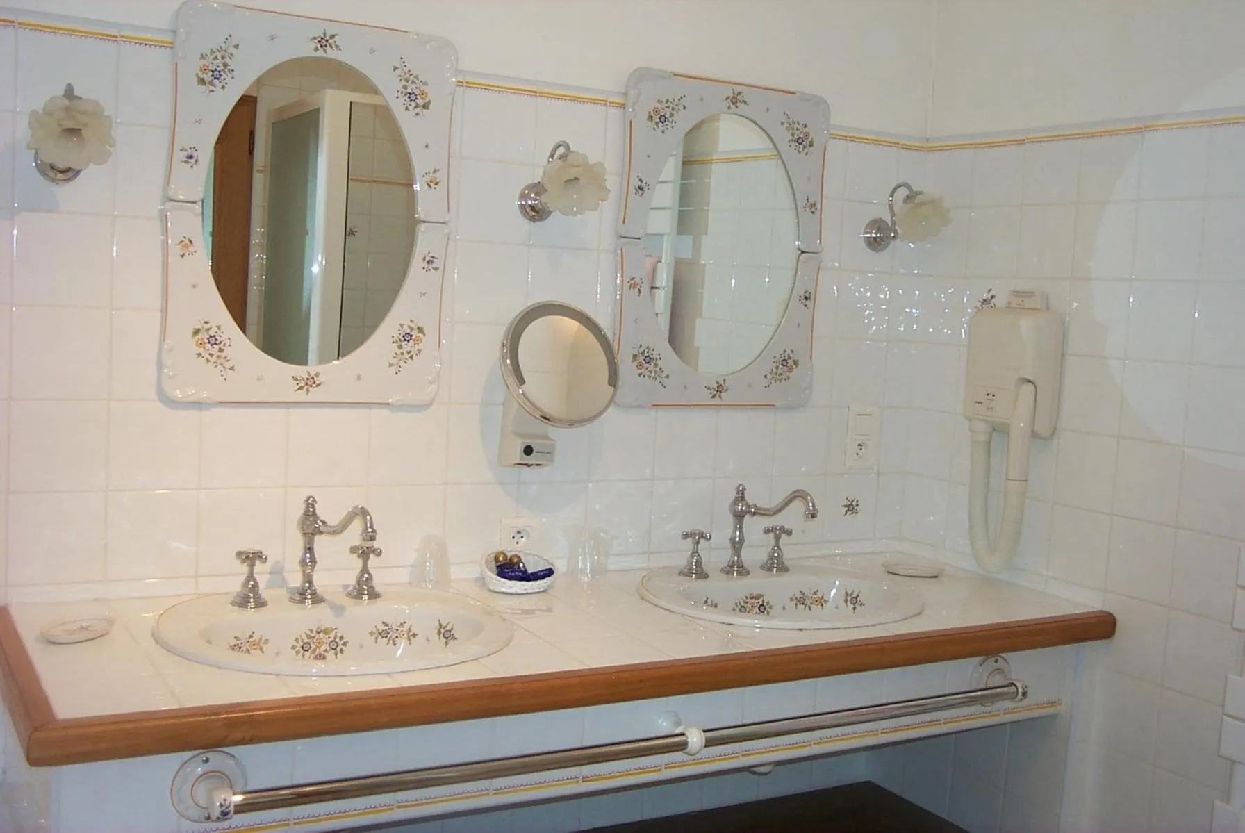 Bathroom in Chateau La Tour Du Roy