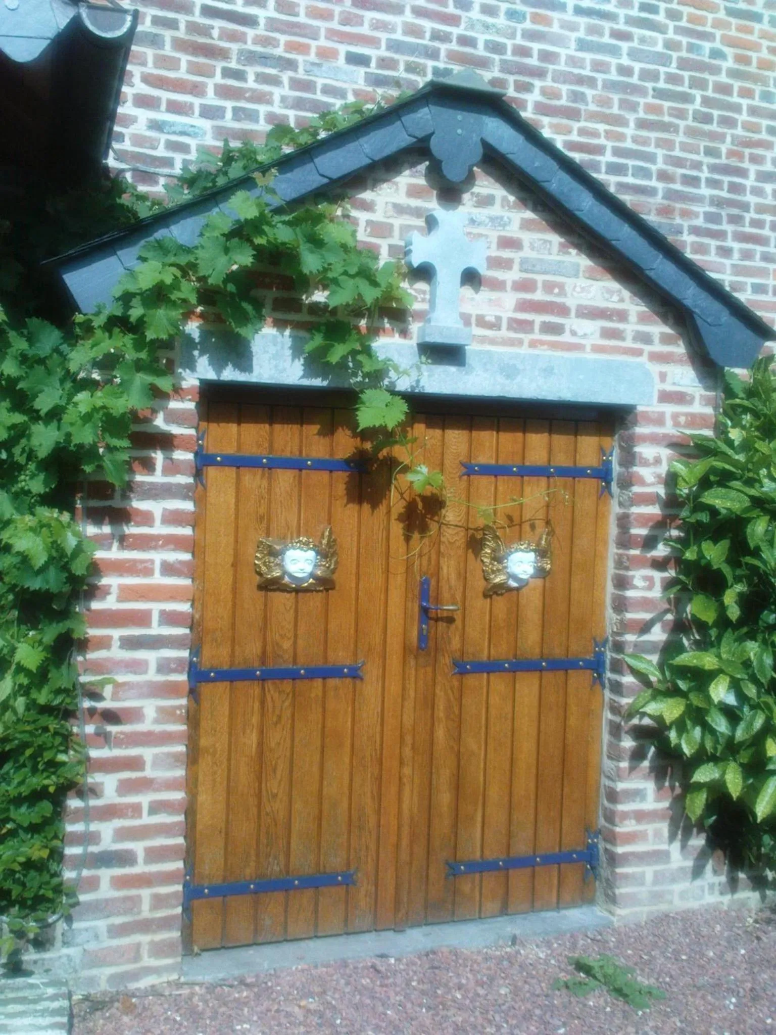 Decorative detail in Chateau La Tour Du Roy