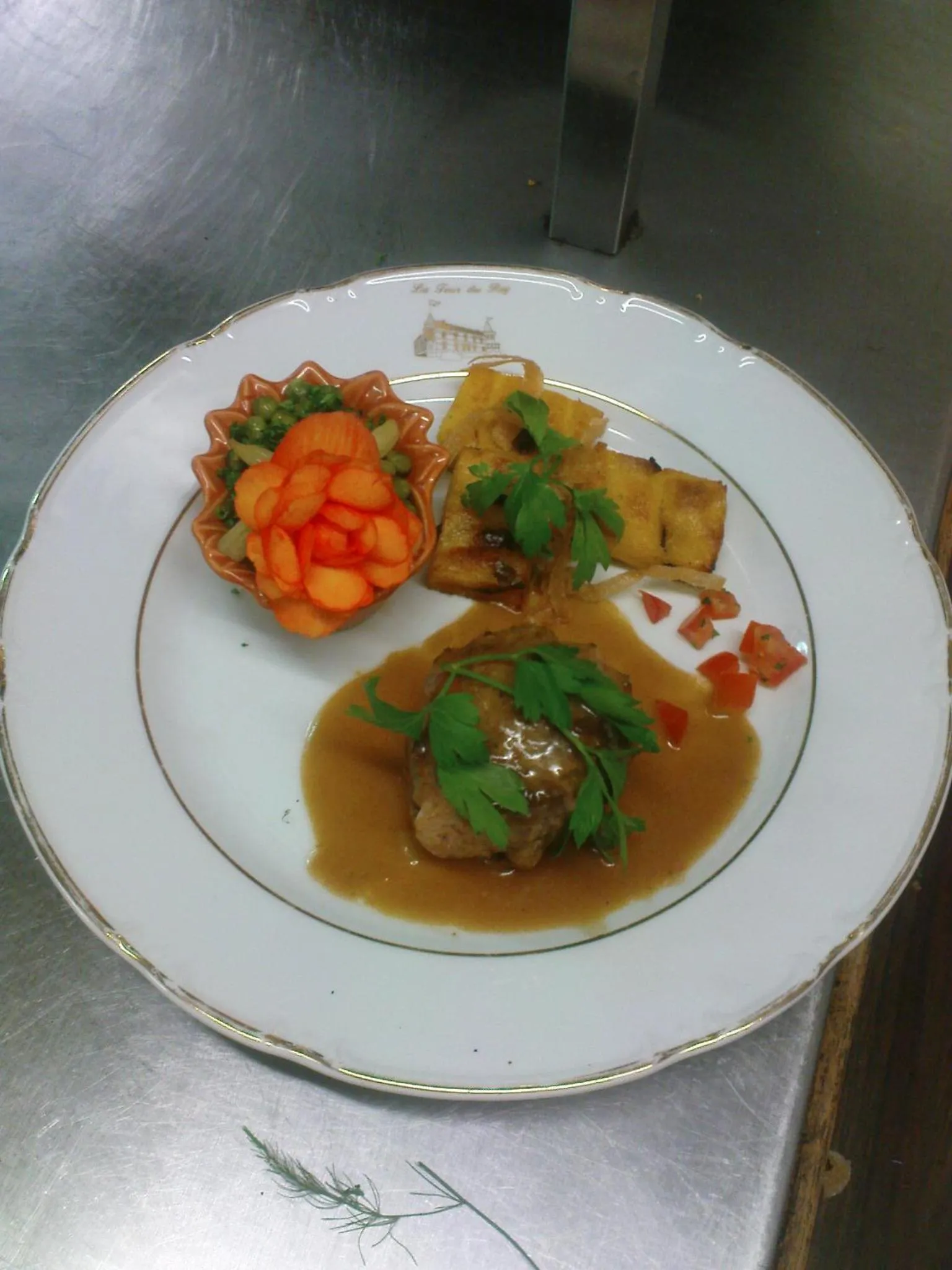 Food in Chateau La Tour Du Roy