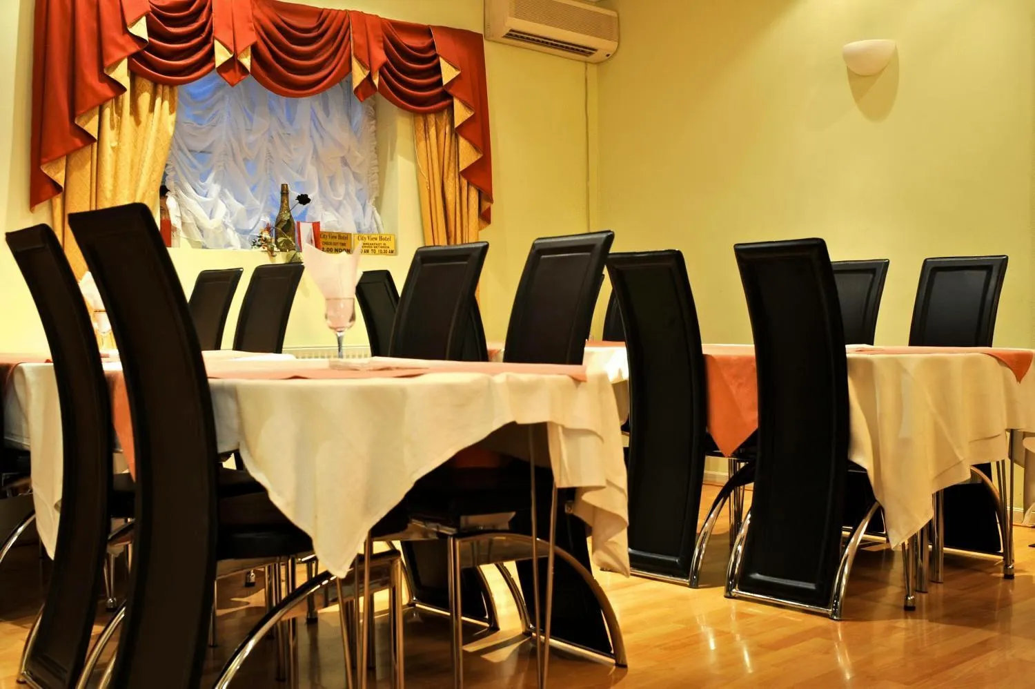 Restaurant/places to eat in City View Hotel