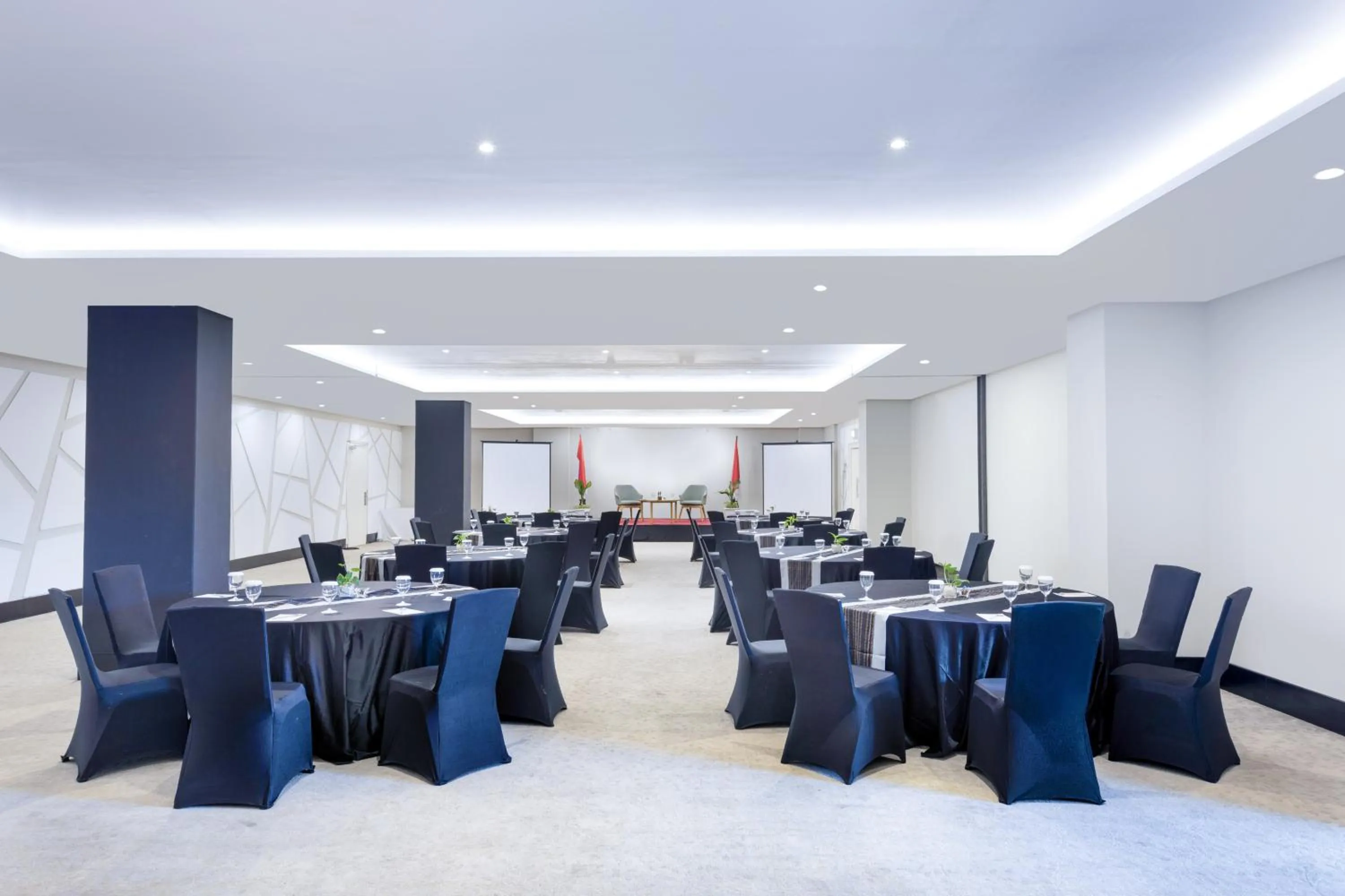 Meeting/conference room in INNSiDE by Meliá Yogyakarta