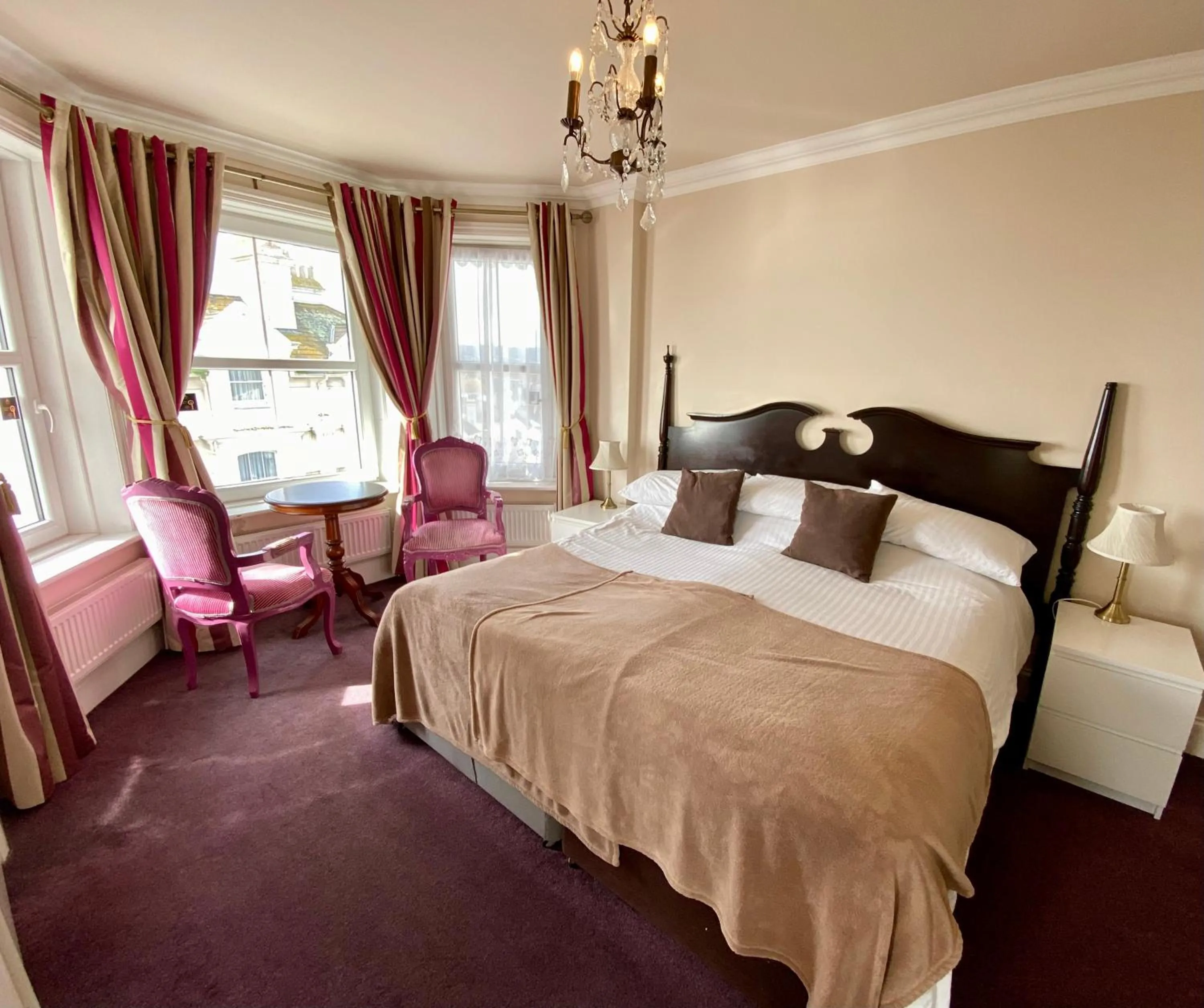 Bedroom, Bed in East Beach Hotel