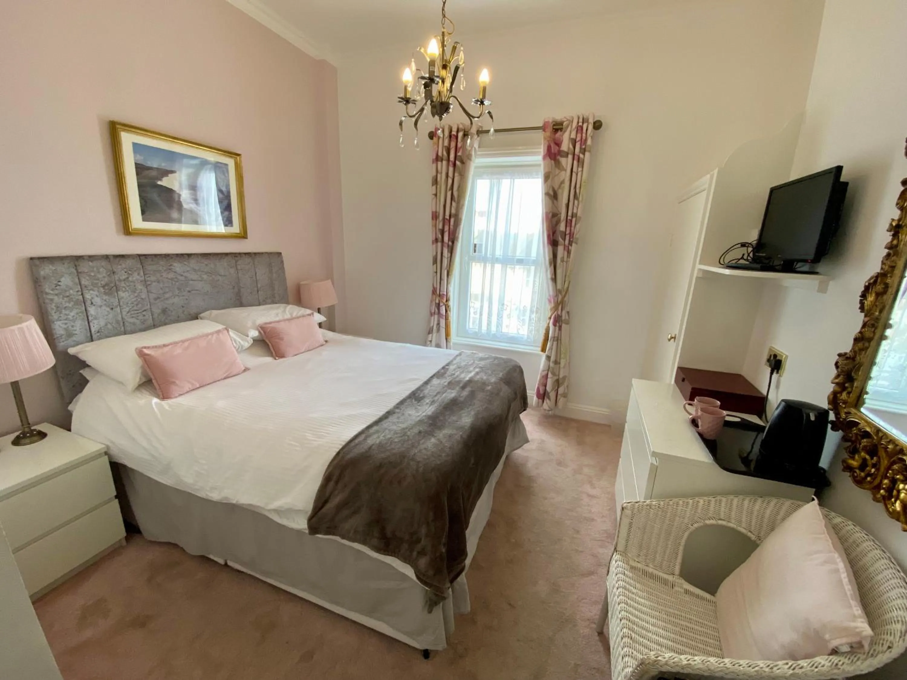 TV and multimedia, Bed in East Beach Hotel