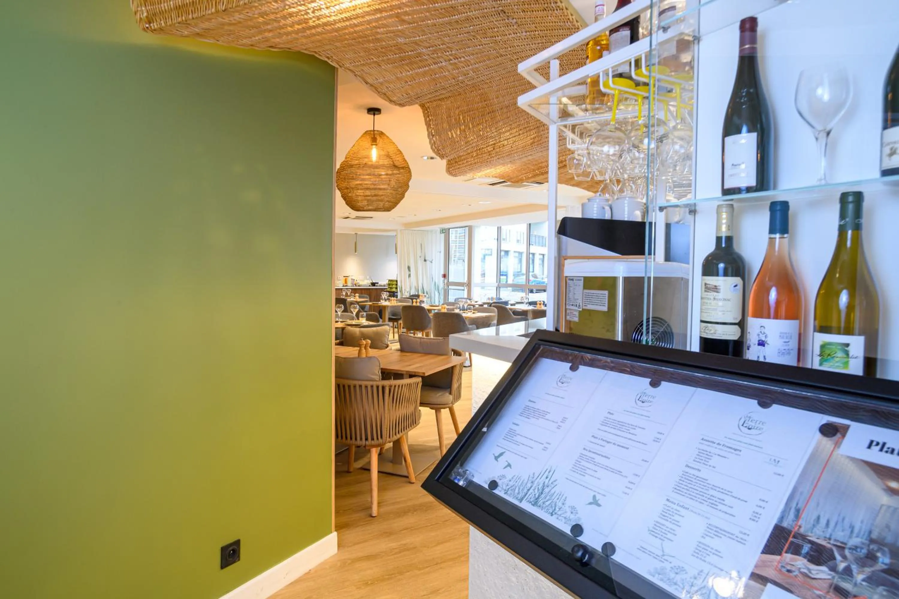 Restaurant/places to eat in ibis Styles Tours Centre