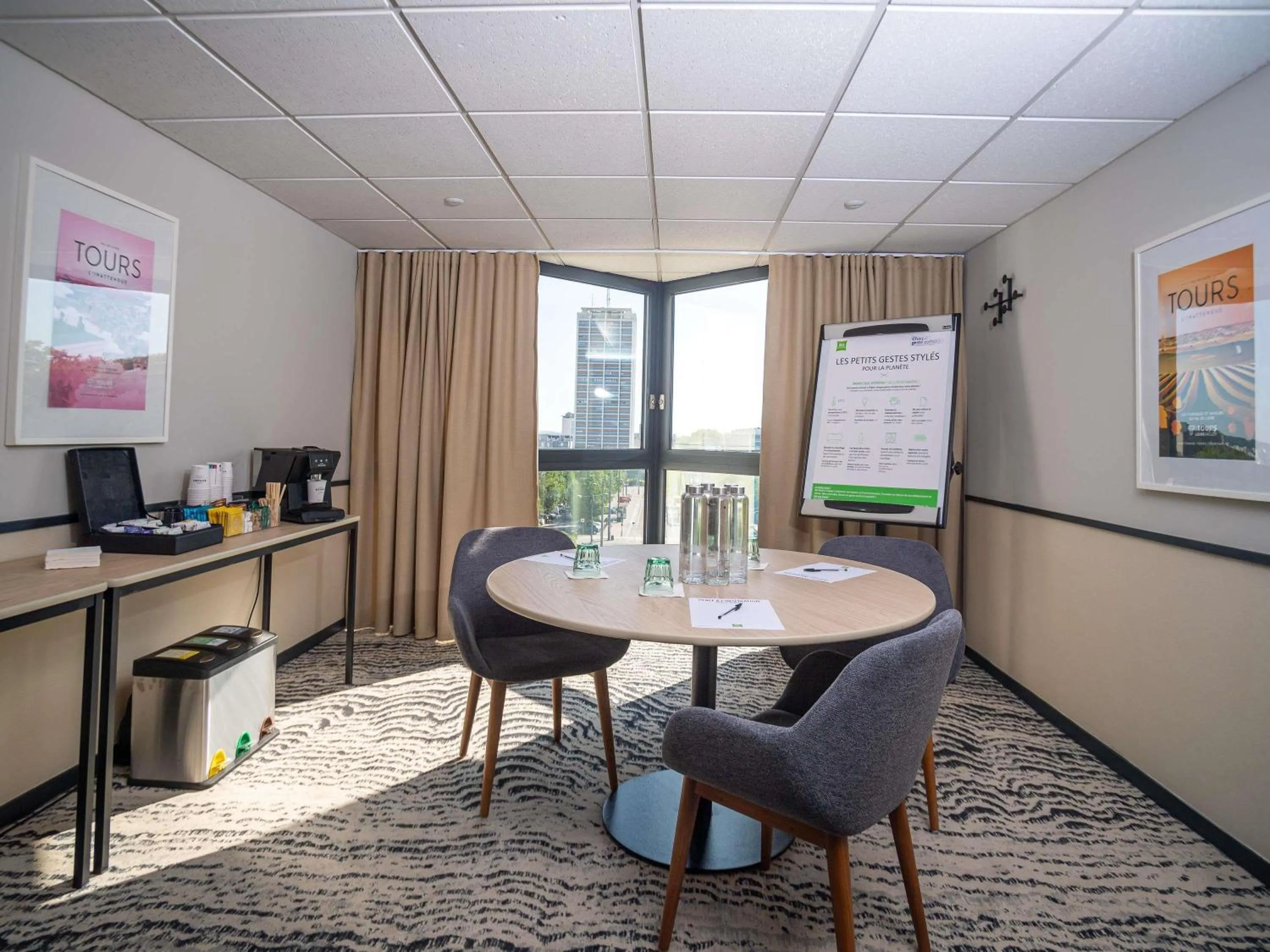 Meeting/conference room in ibis Styles Tours Centre