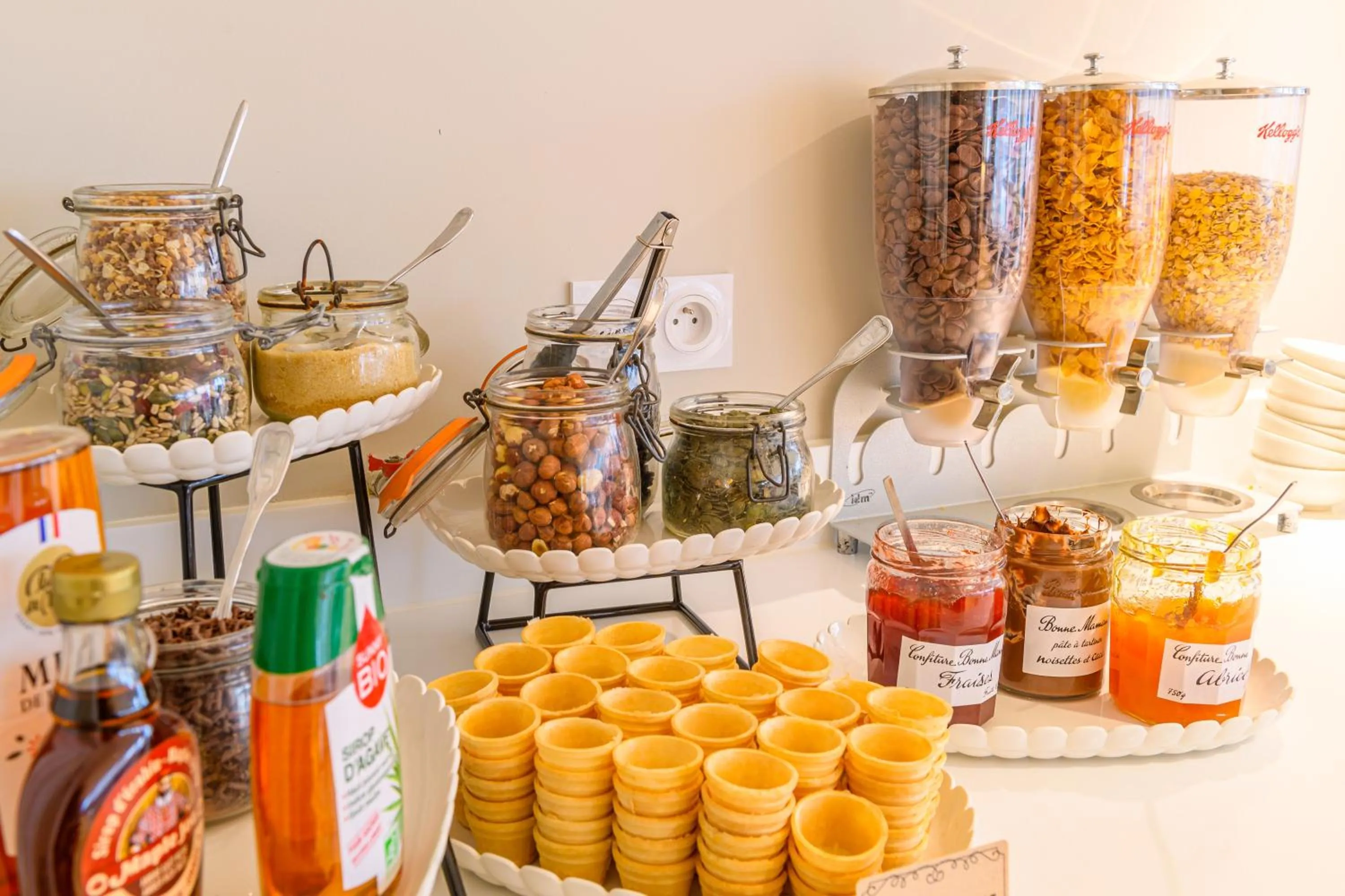 Breakfast in ibis Styles Tours Centre