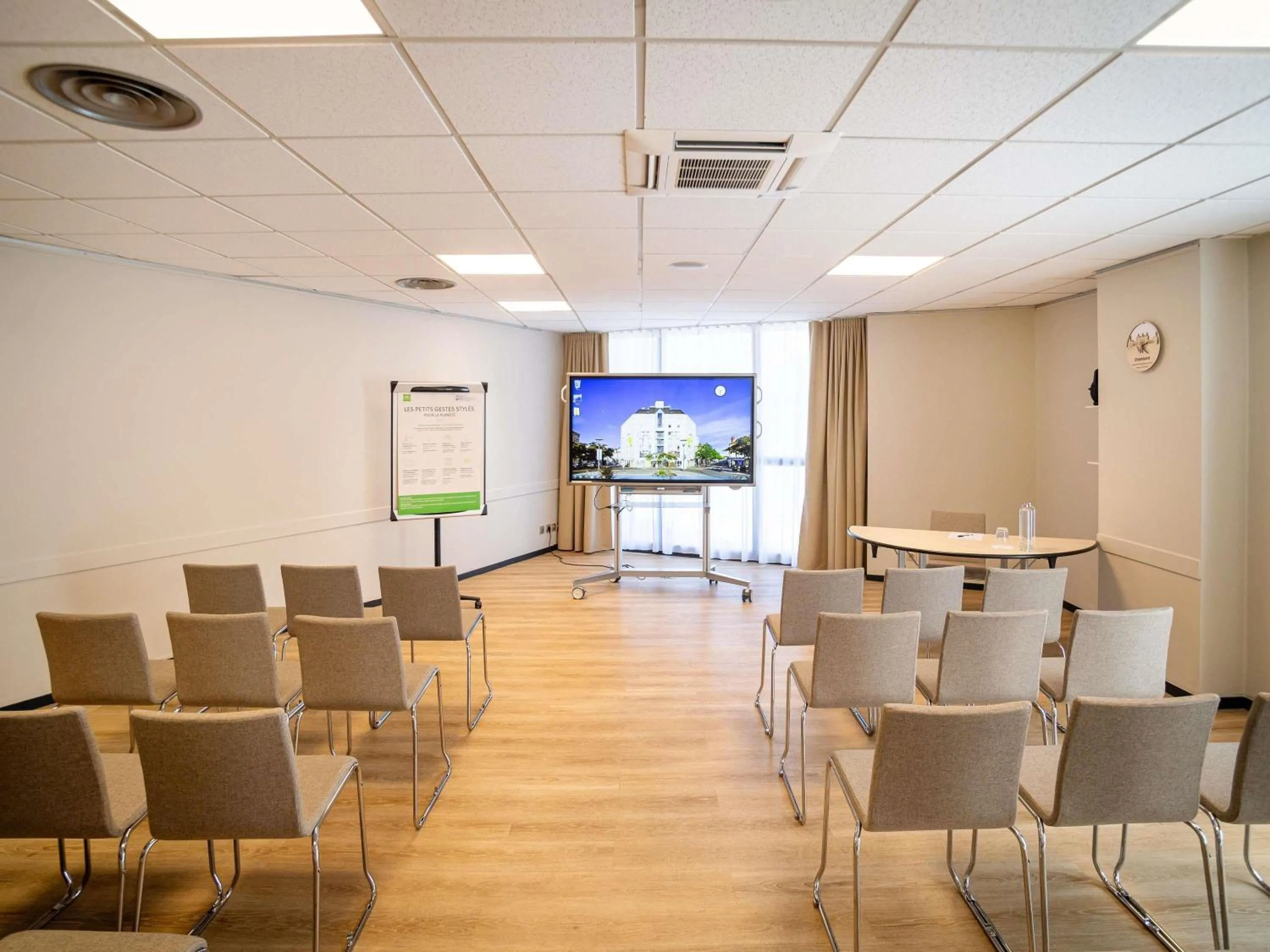 Meeting/conference room in ibis Styles Tours Centre
