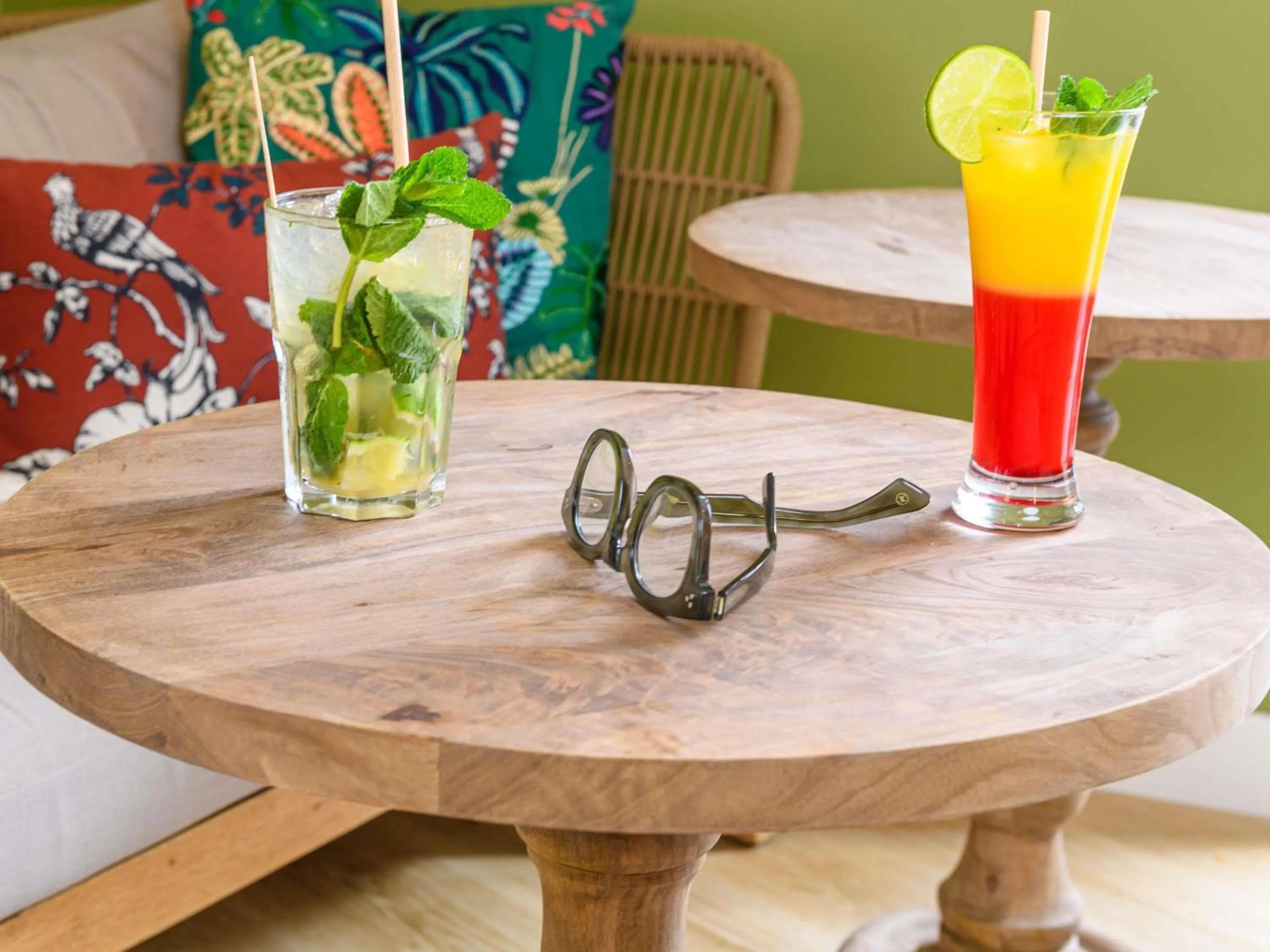 Lounge or bar in ibis Styles Tours Centre