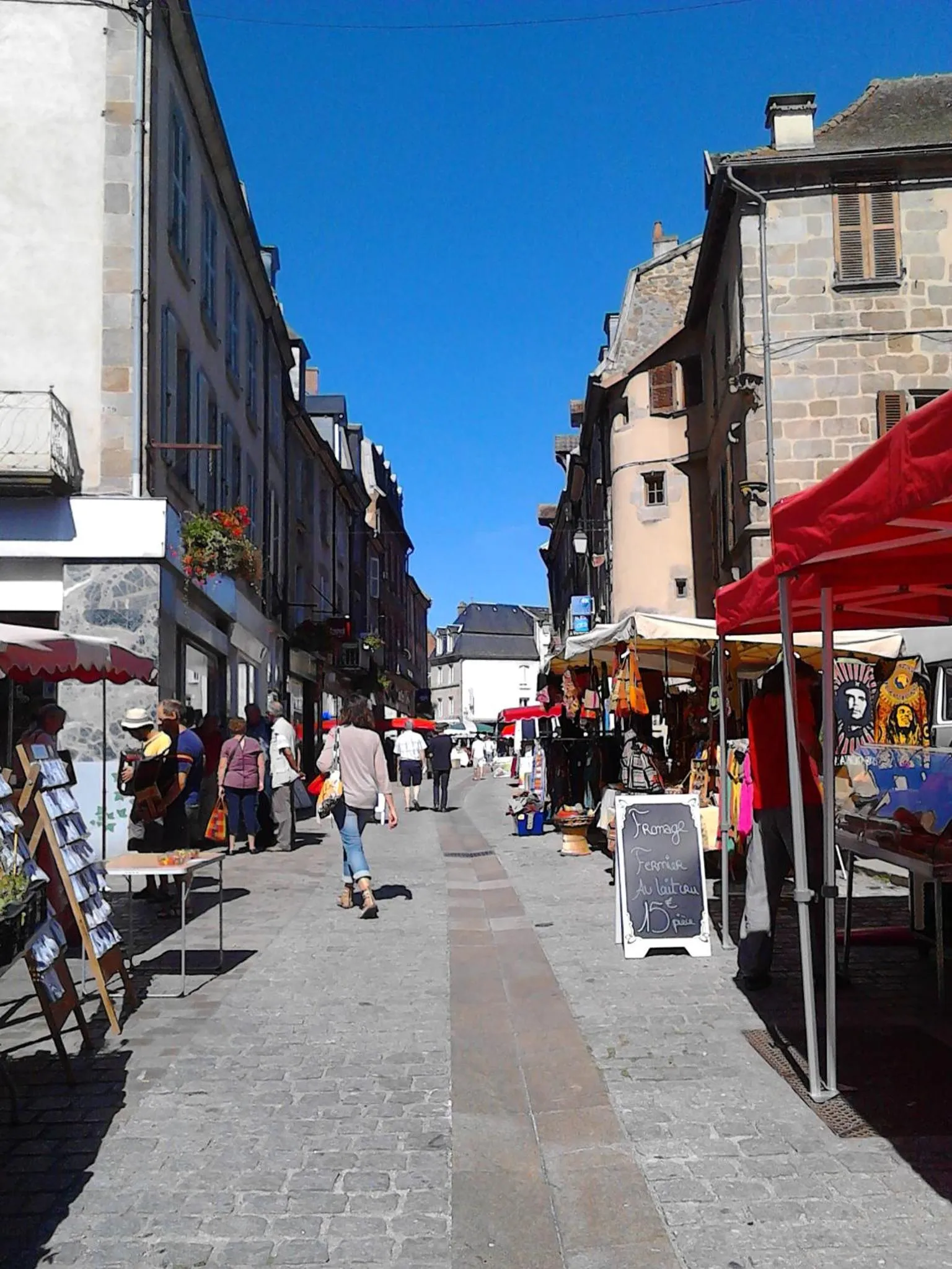 Shopping Area in 3 Place des Arbres, Chambres D'Hôtes, Felletin