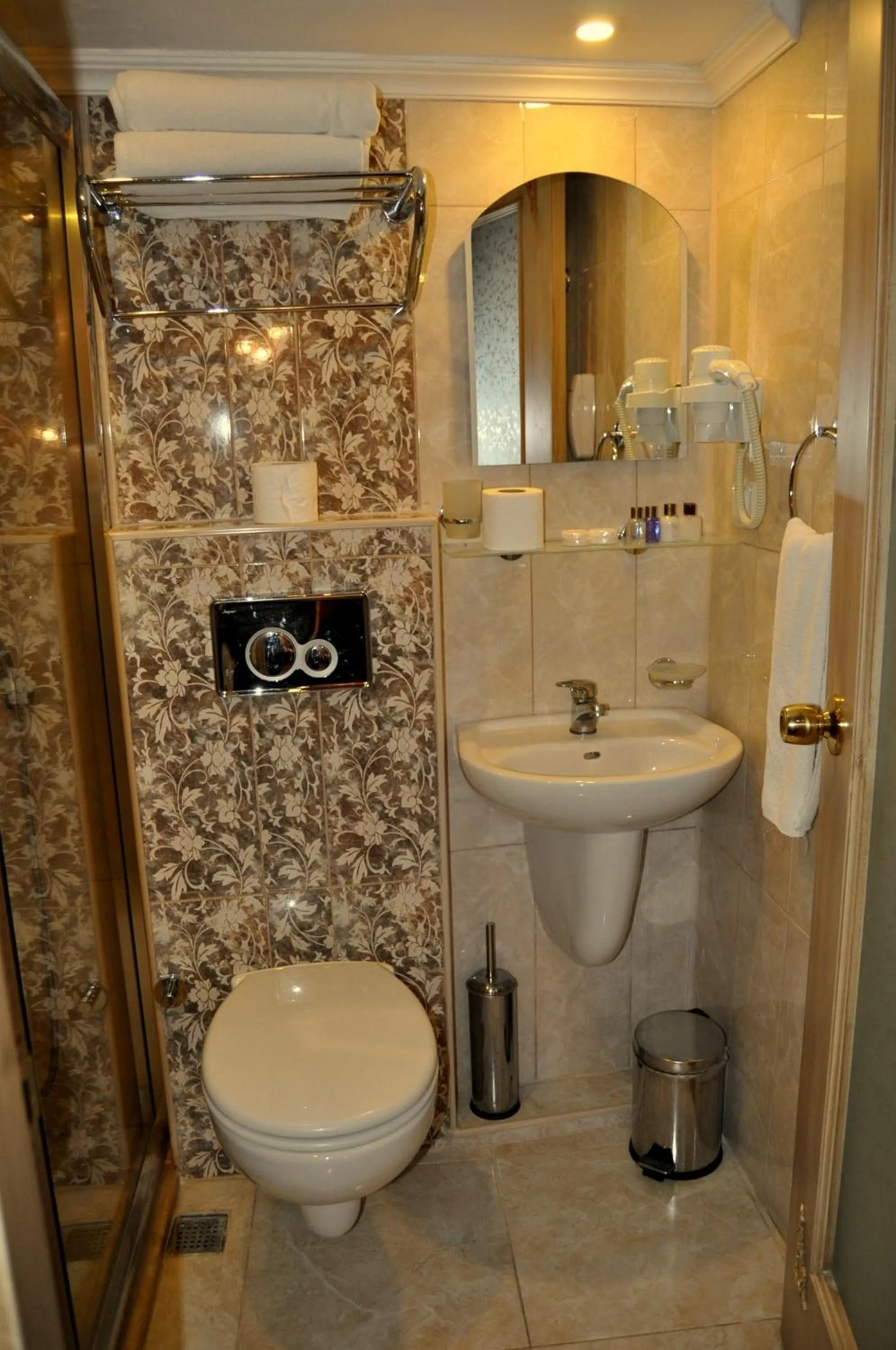 Bathroom in Kaftan Hotel