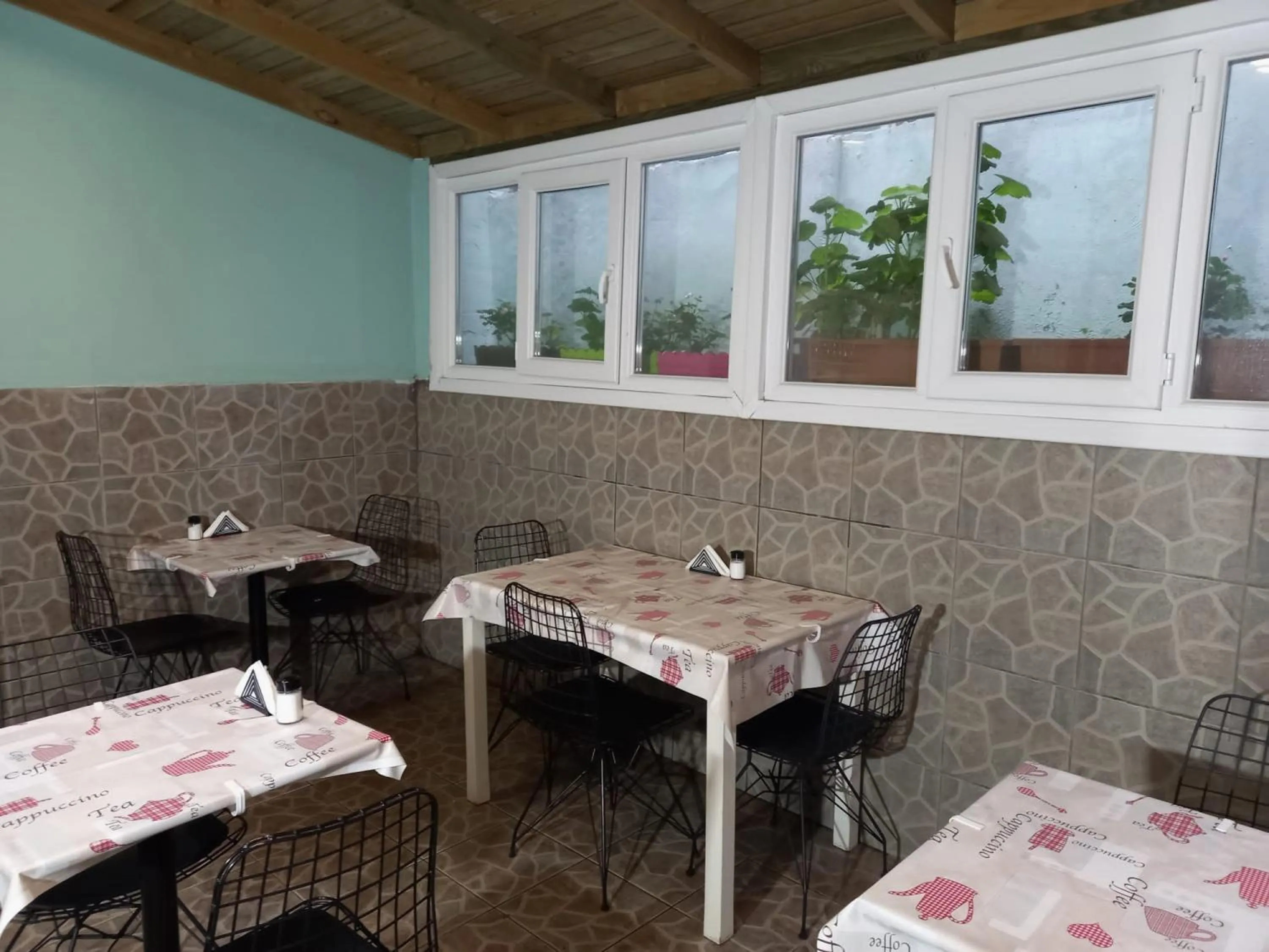 Breakfast in Emirhan Inn Hotel, Sultanahmet