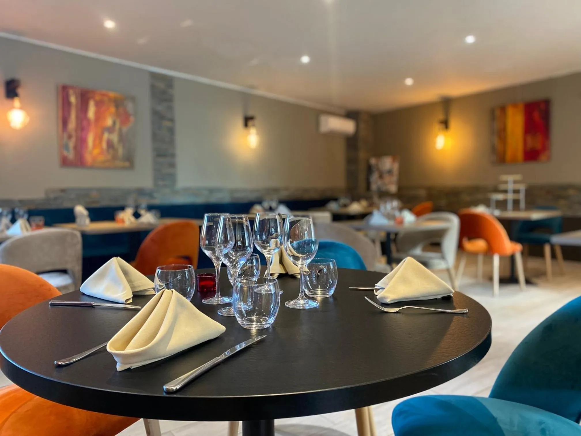 Restaurant/places to eat in Hôtel Le Mas des Ecureuils