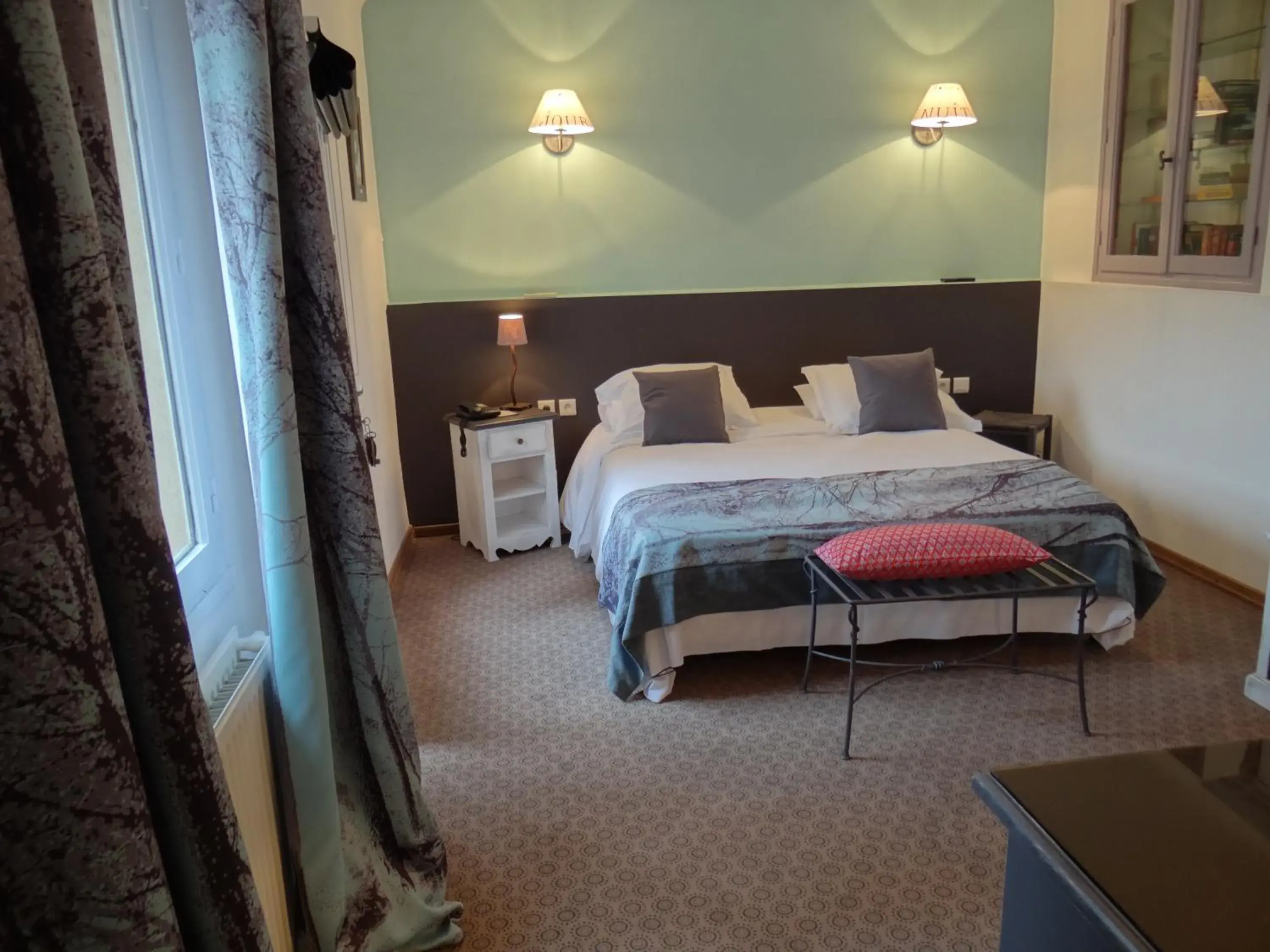 Deluxe Single Room with Balcony - single occupancy in Hôtel Le Mas des Ecureuils Deluxe Single Room with Balcony - single occupancy in Hôtel Le Mas des Ecureuils