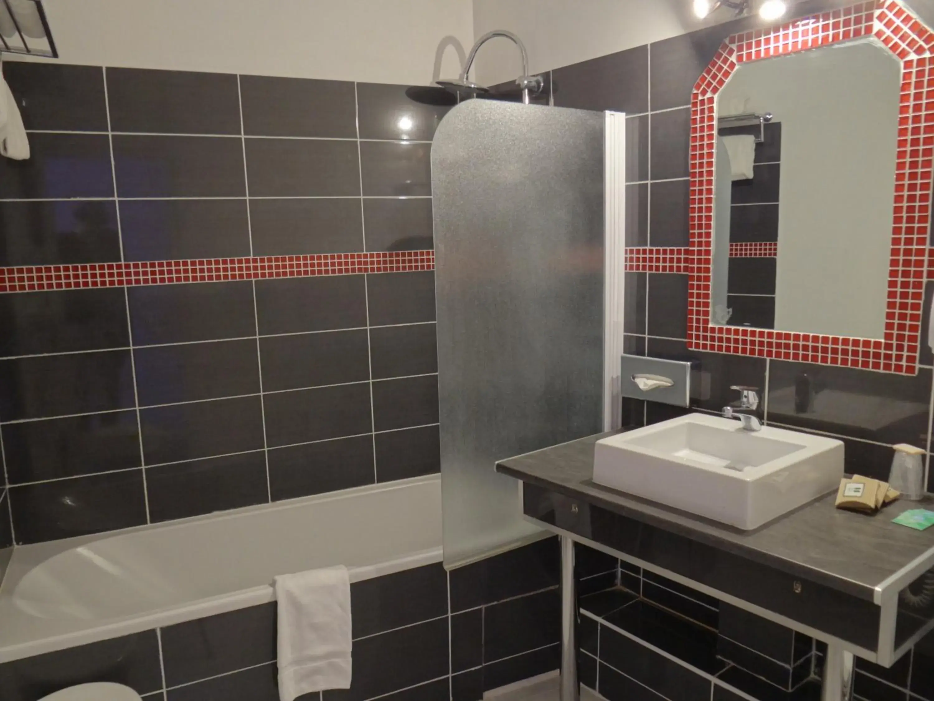 Superior Double Room in Hôtel Le Mas des Ecureuils Superior Double Room in Hôtel Le Mas des Ecureuils