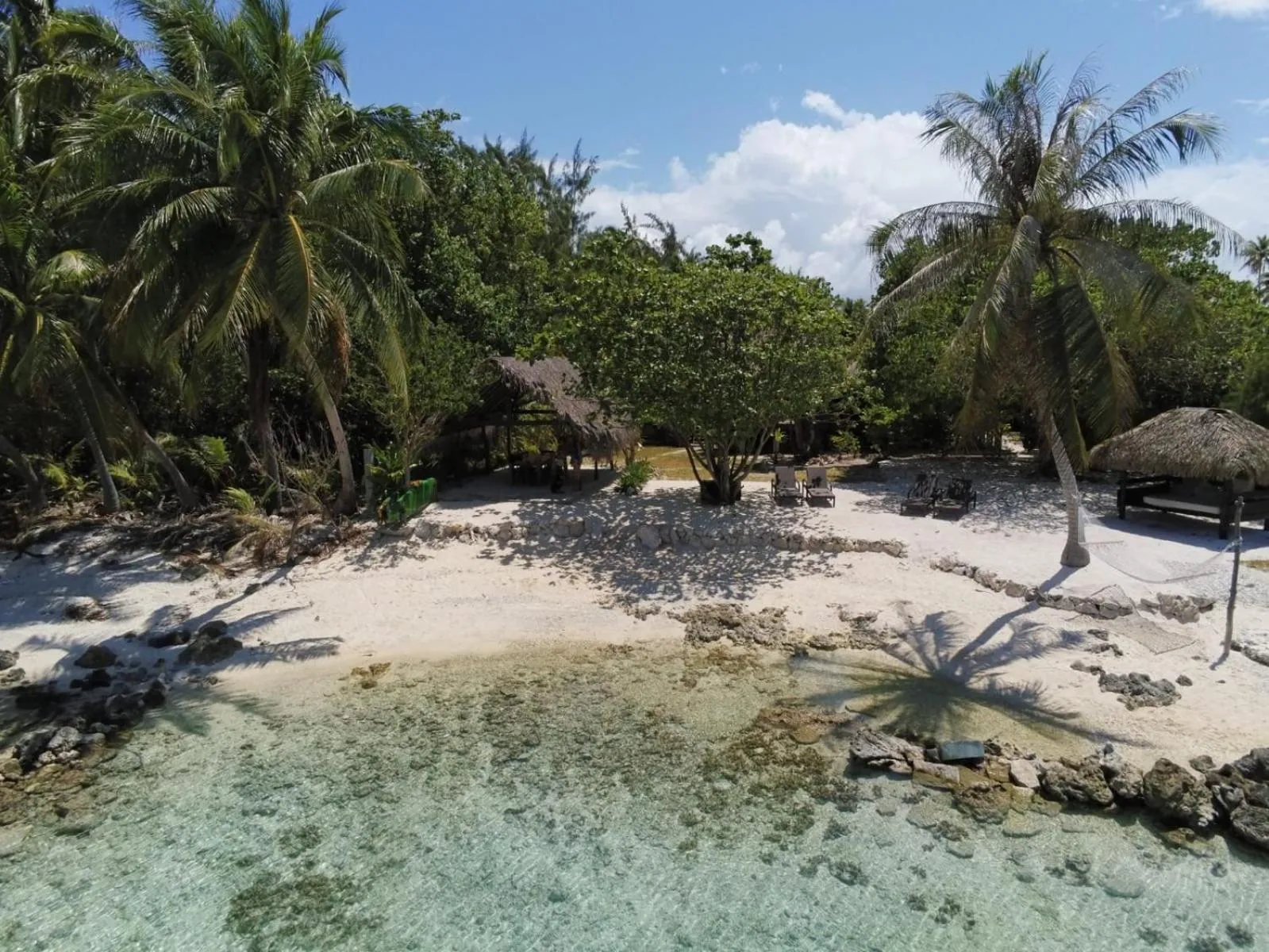 Beach in Le Coconut Lodge
