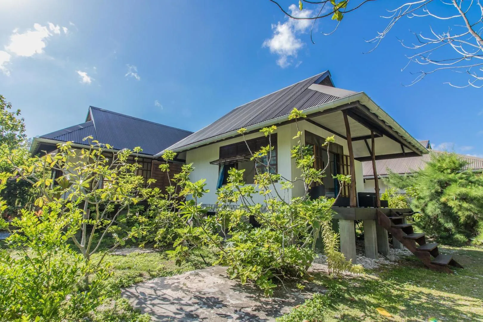 Garden view in Le Coconut Lodge