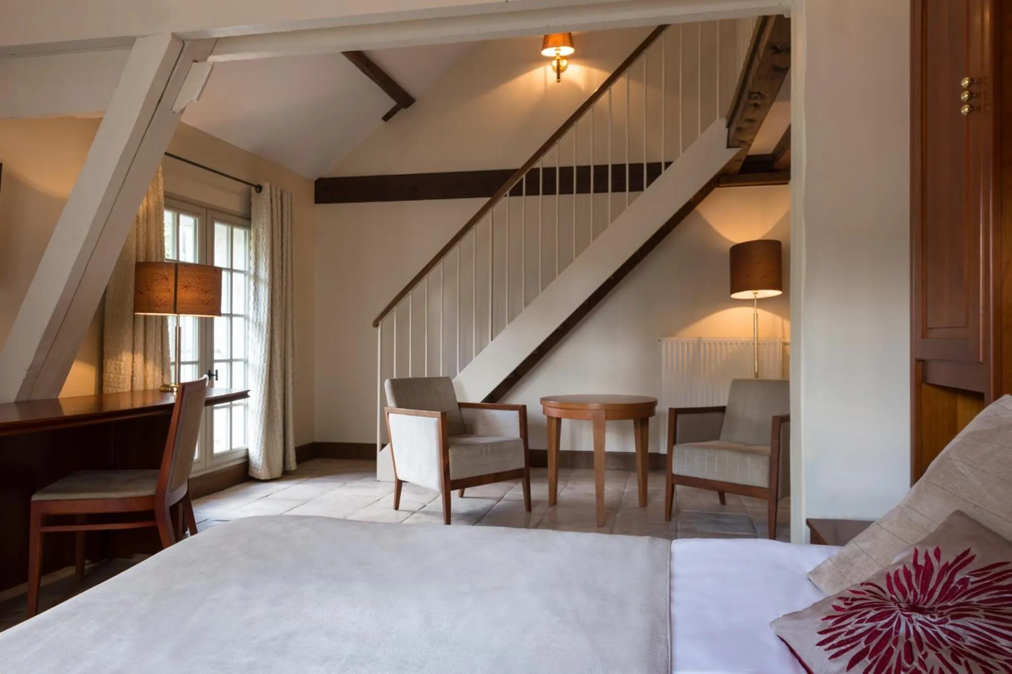 Bed in Hôtel Aux Vieux Remparts