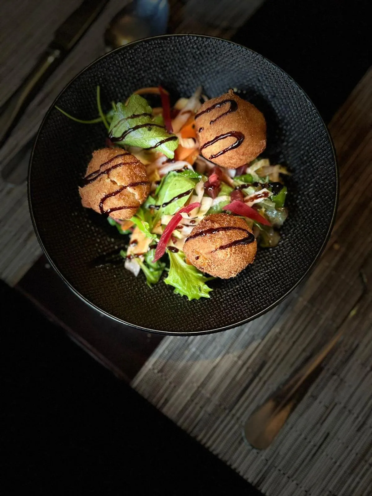 Restaurant/places to eat in Hôtel Aux Vieux Remparts