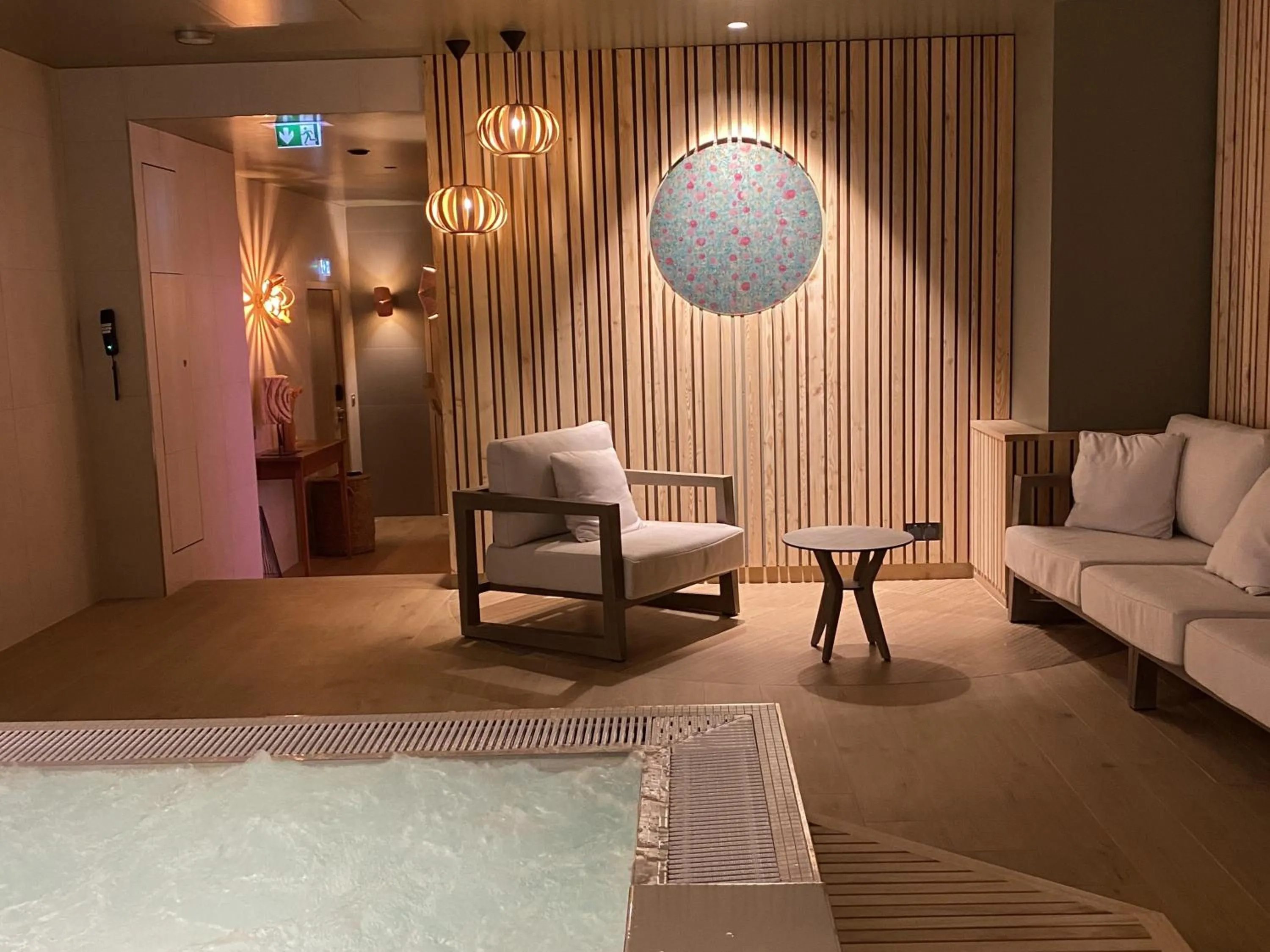 Spa and wellness centre/facilities in Hôtel Aux Vieux Remparts