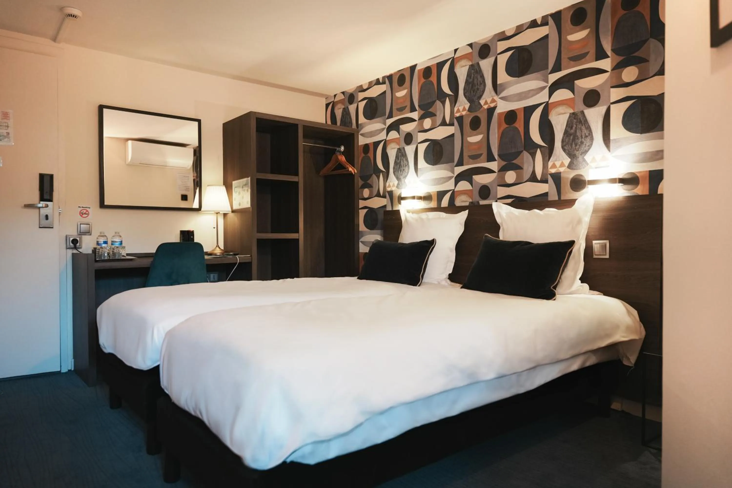 Photo of the whole room, Bed in Brit Hotel Confort Orly Morangis