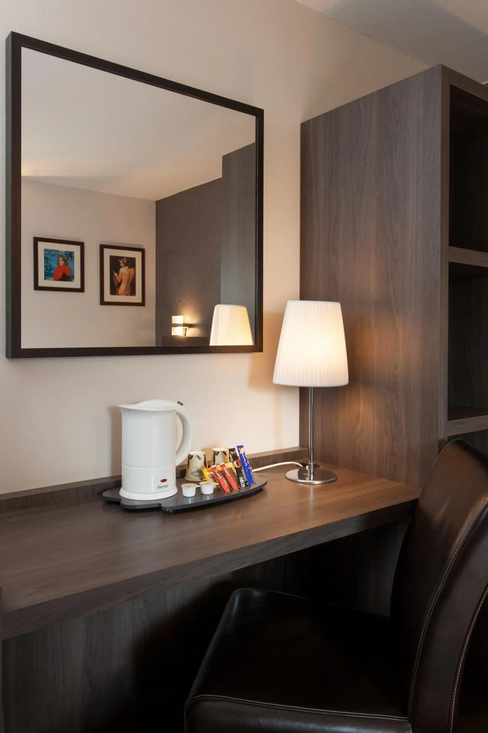 Twin Room in Hotel Acadie Orly Morangis Twin Room in Hotel Acadie Orly Morangis