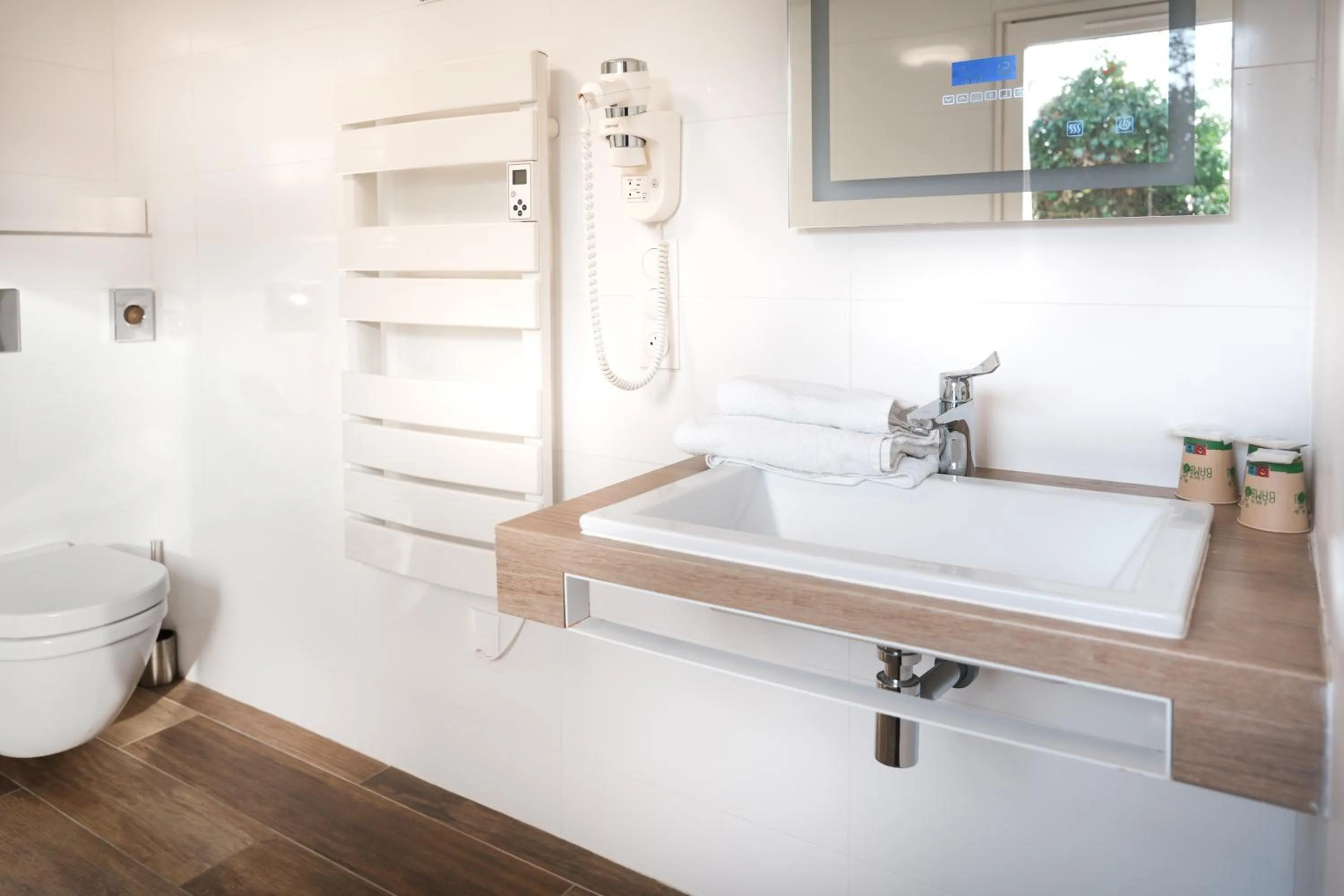 Bathroom in Brit Hotel Confort Orly Morangis