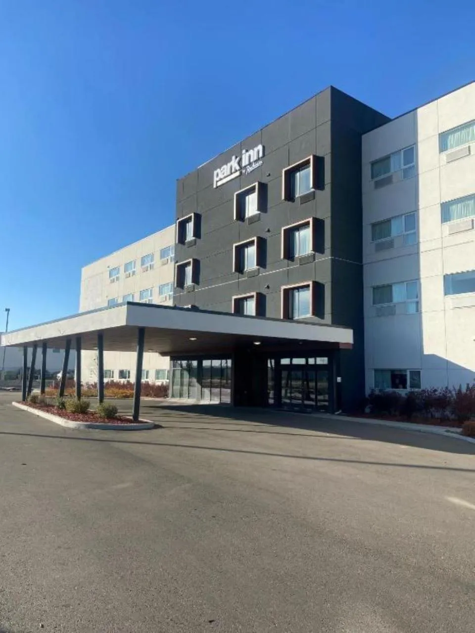 Property building in Park Inn by Radisson Edmonton Airport