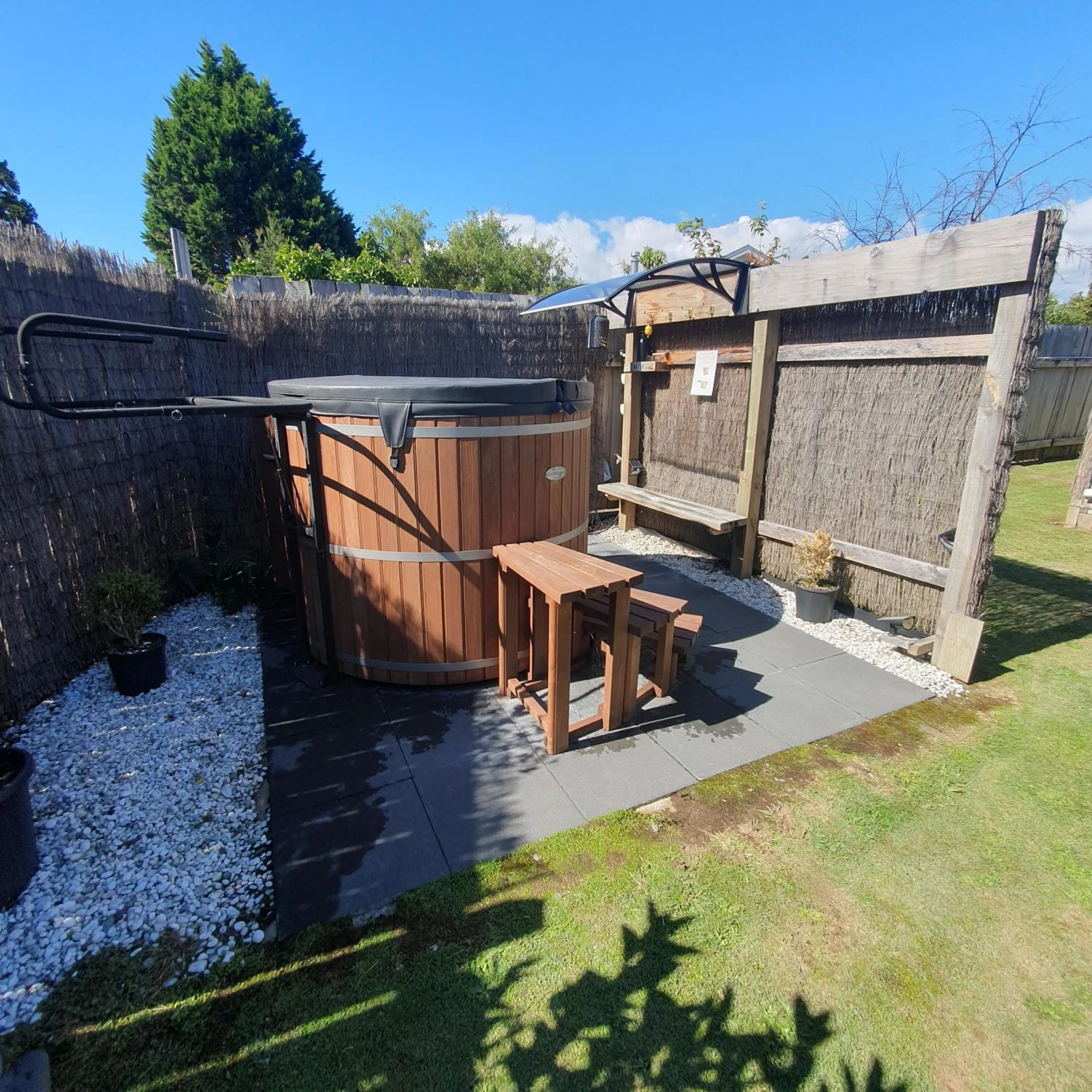 Hot Tub in Moe Marie Sleep Peacefully