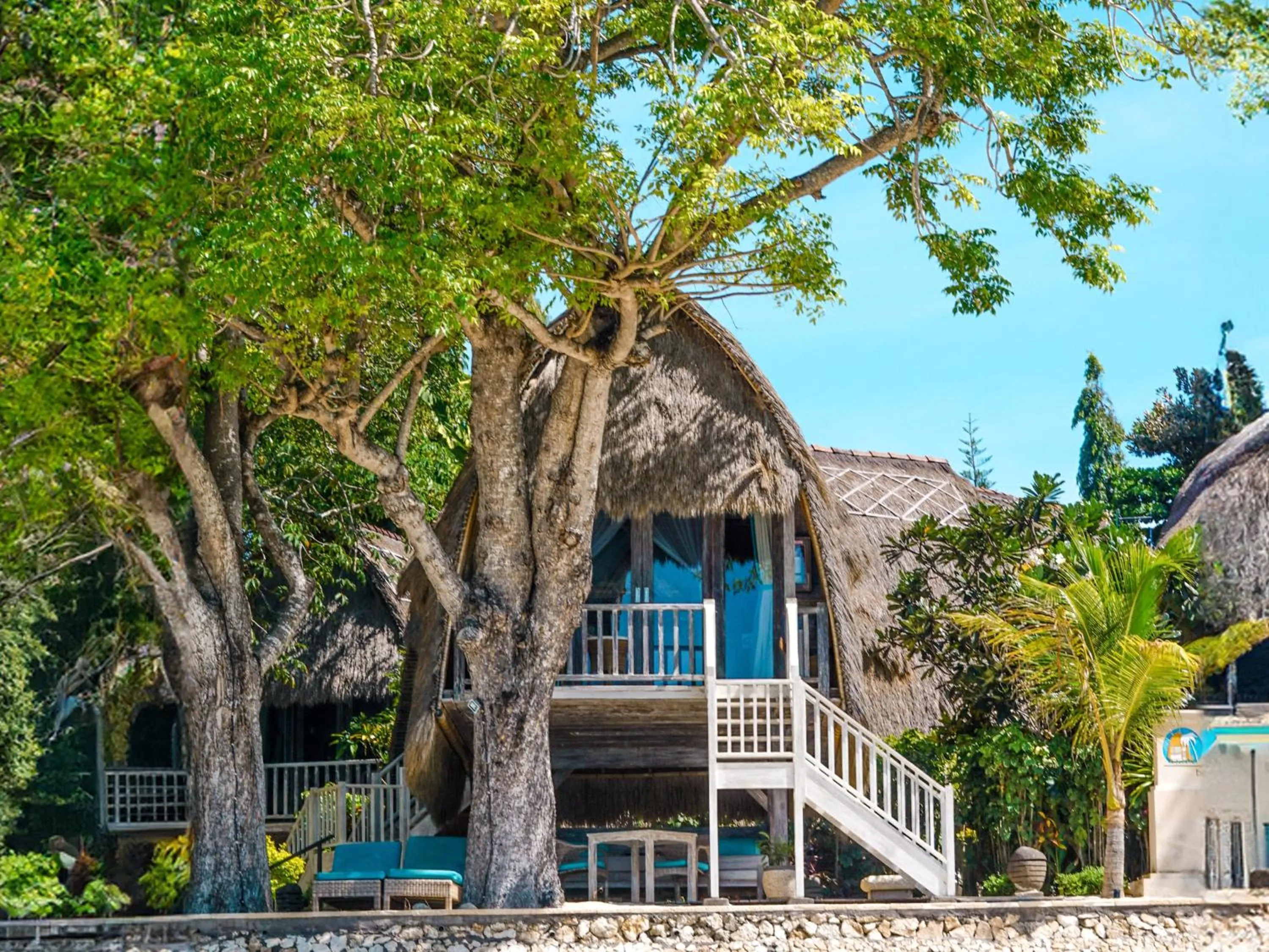 Property building in Hai Tide Beach Resort