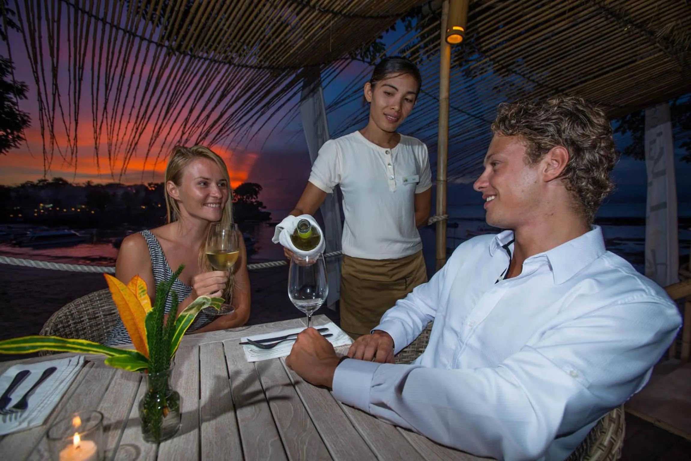 Restaurant/places to eat in Hai Tide Beach Resort