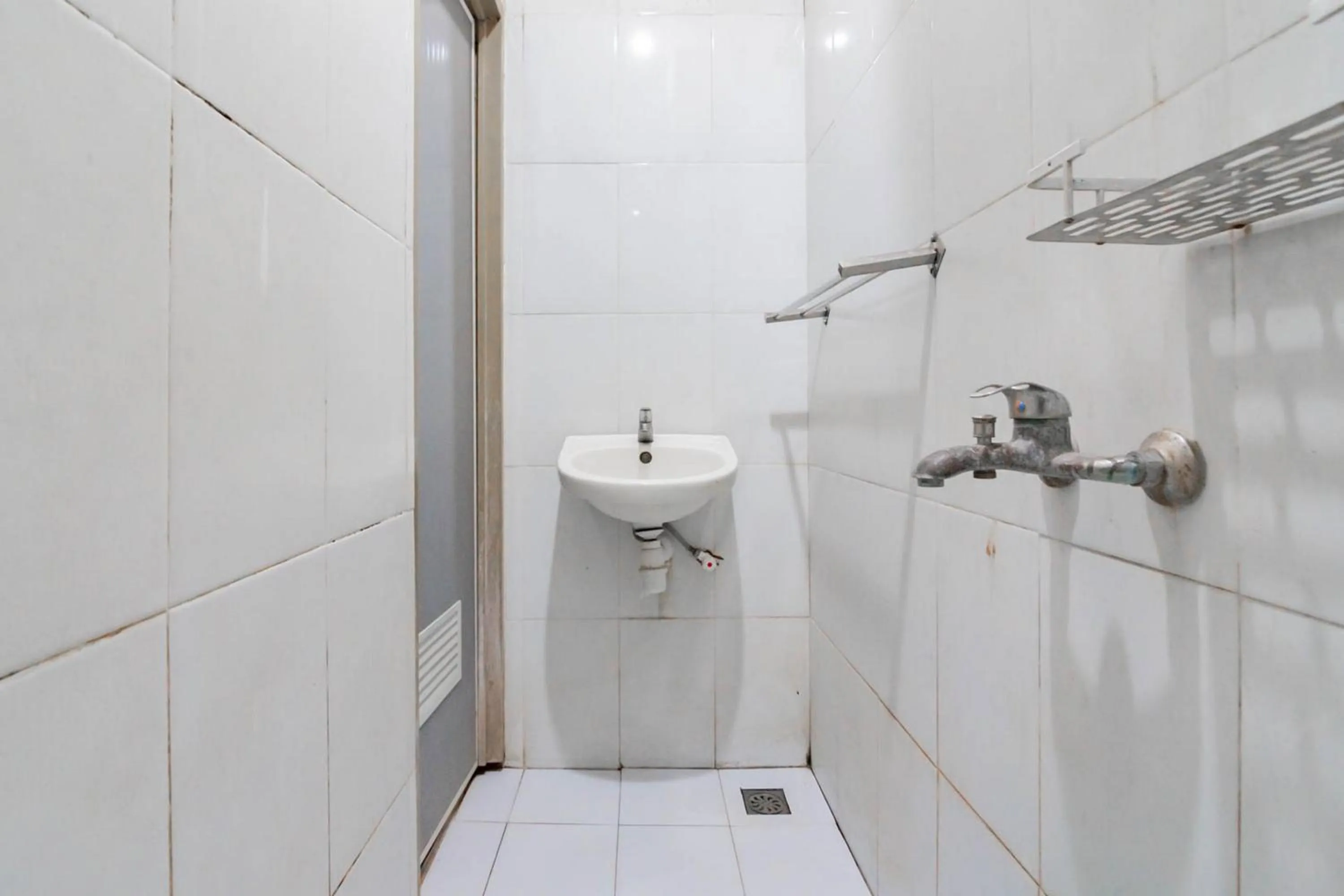 RedDoorz Plus At Hotel Sofia Pangandaran