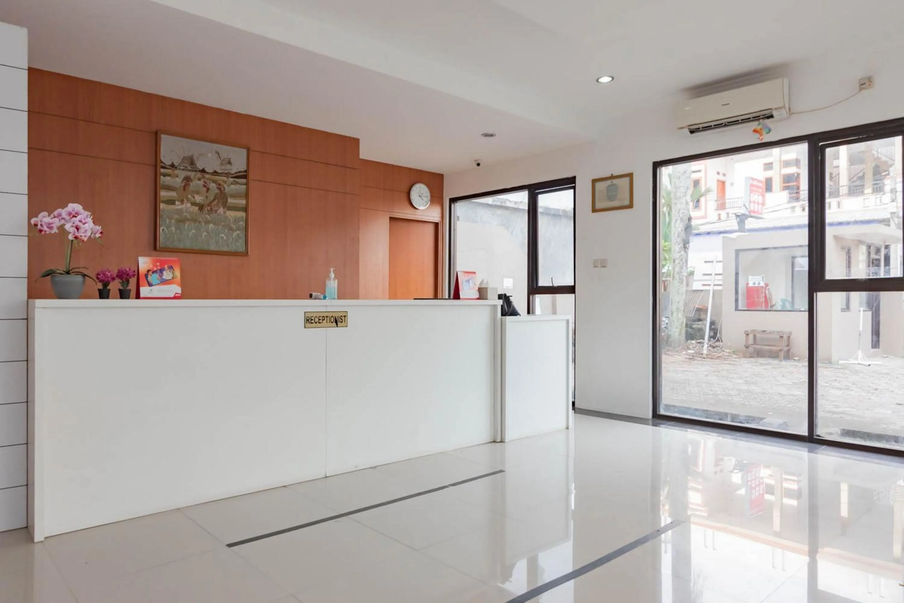 RedDoorz Plus At Hotel Sofia Pangandaran